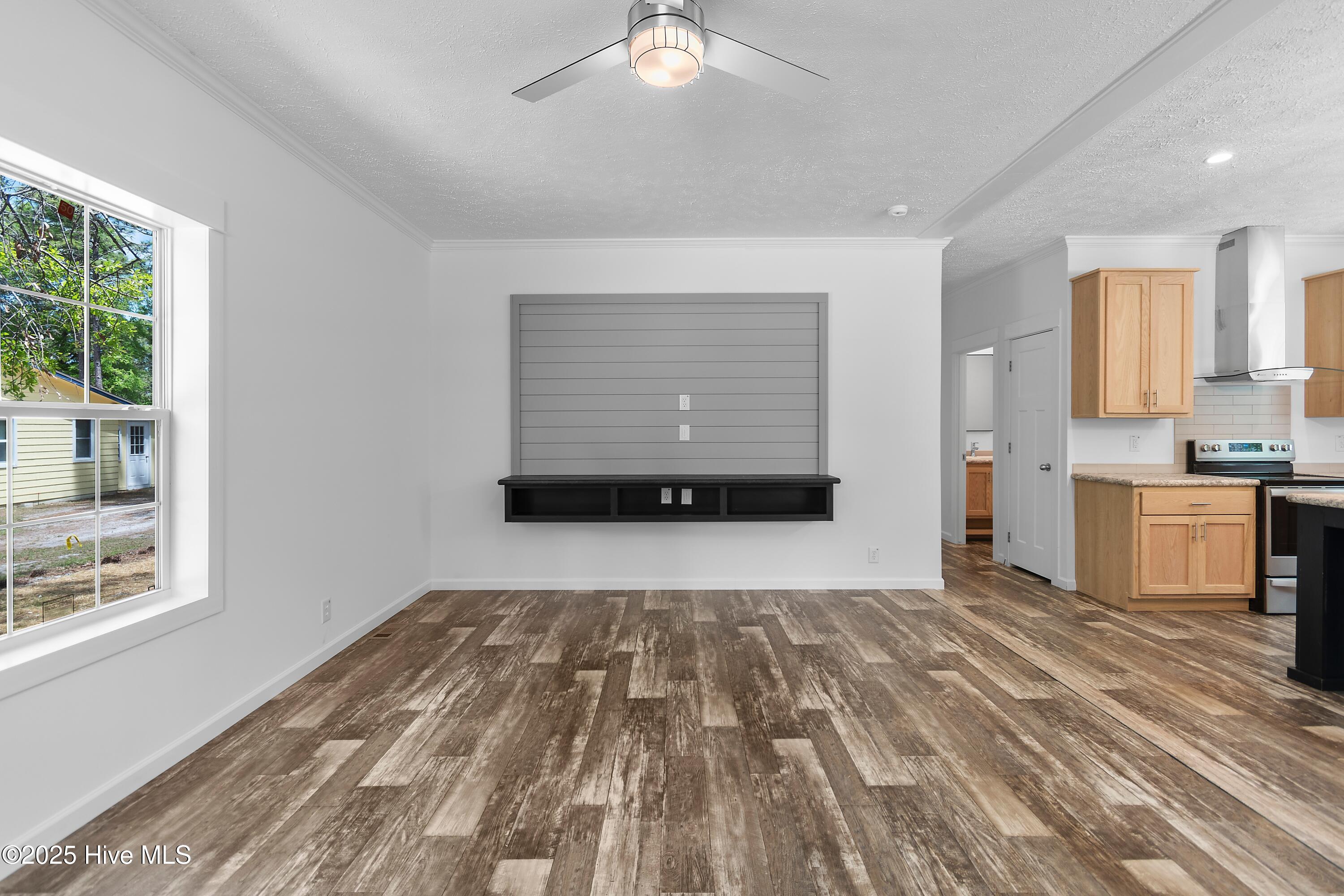 14 Redwood Road