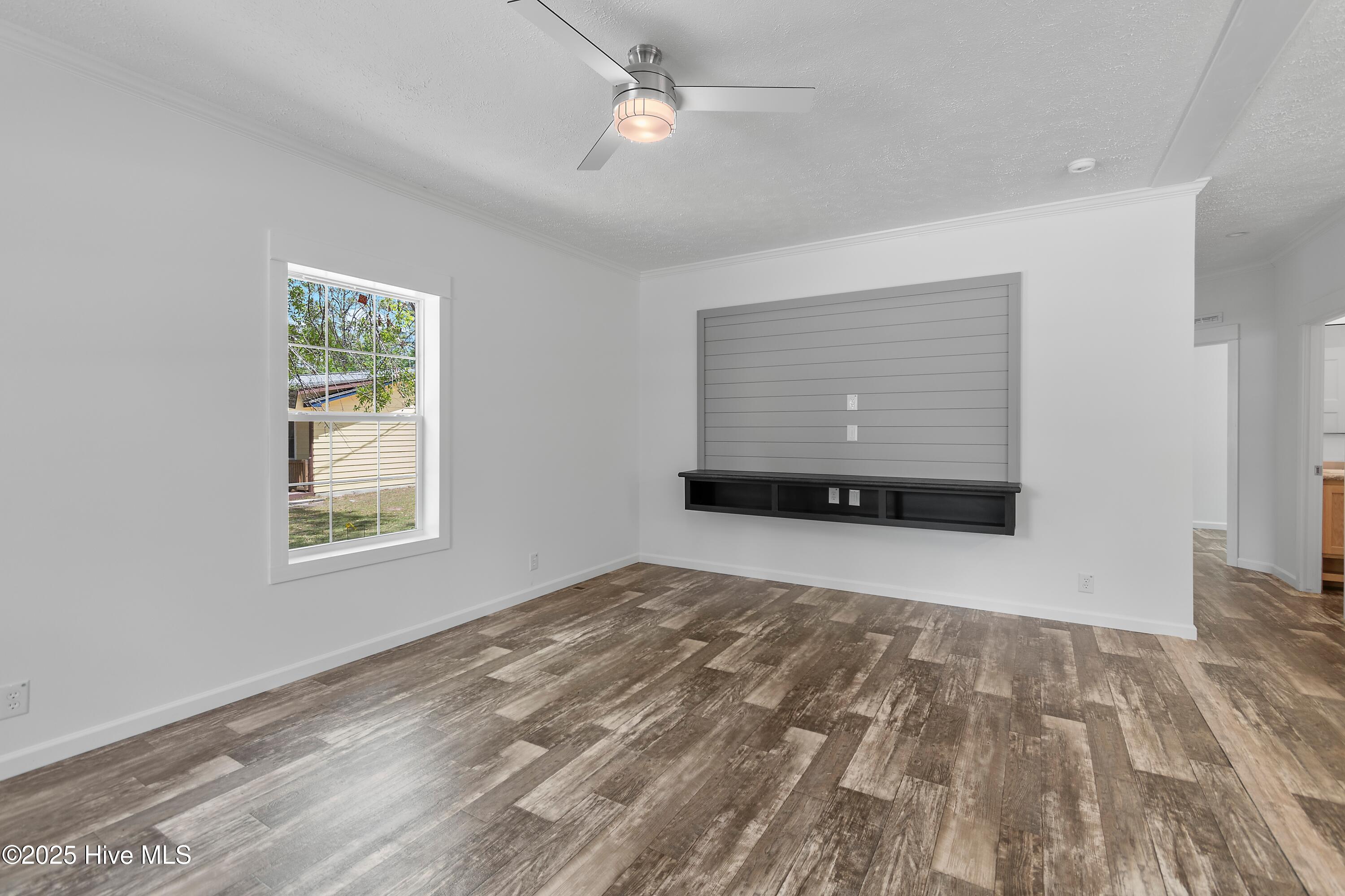 14 Redwood Road