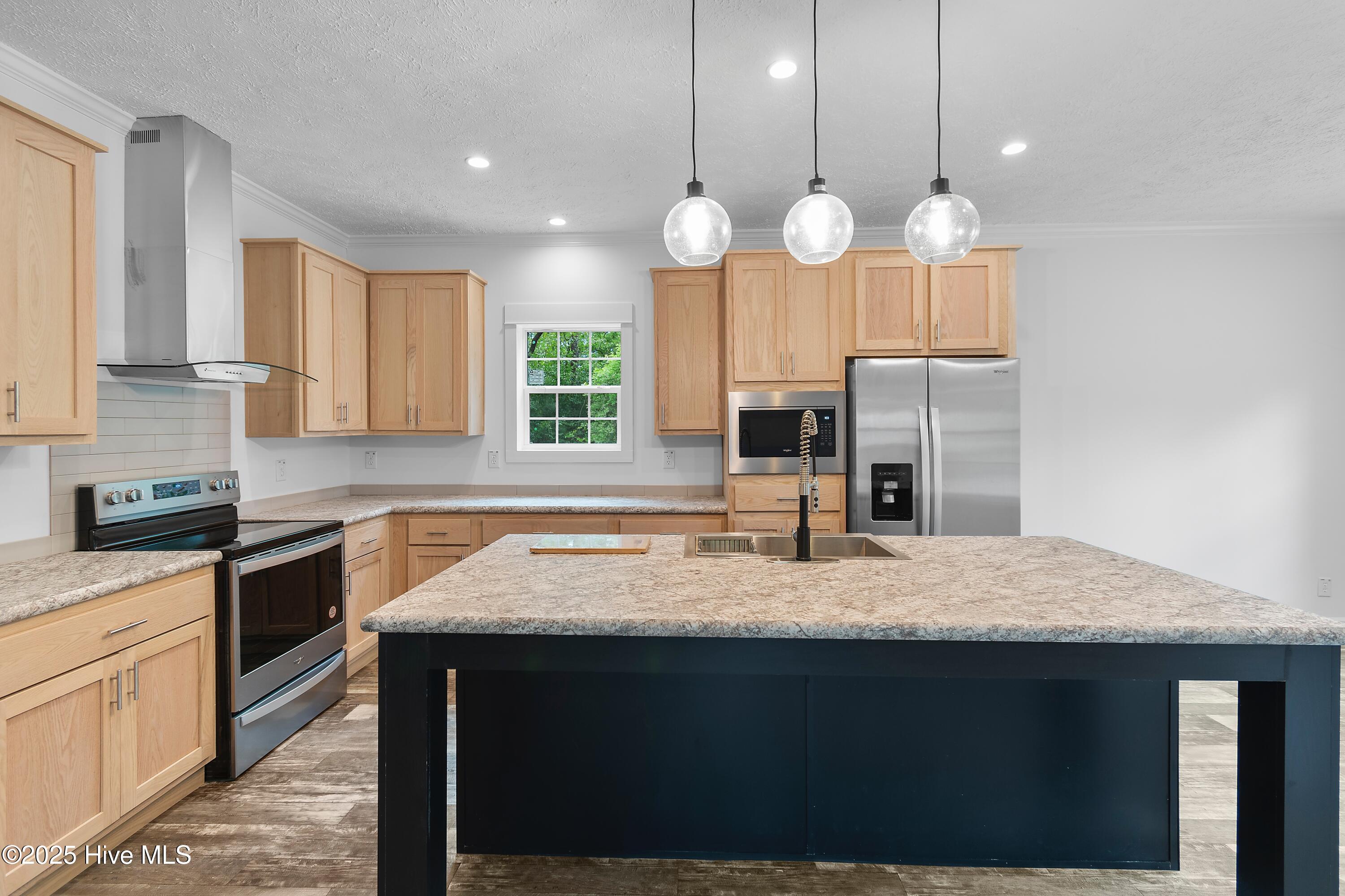 14 Redwood Road