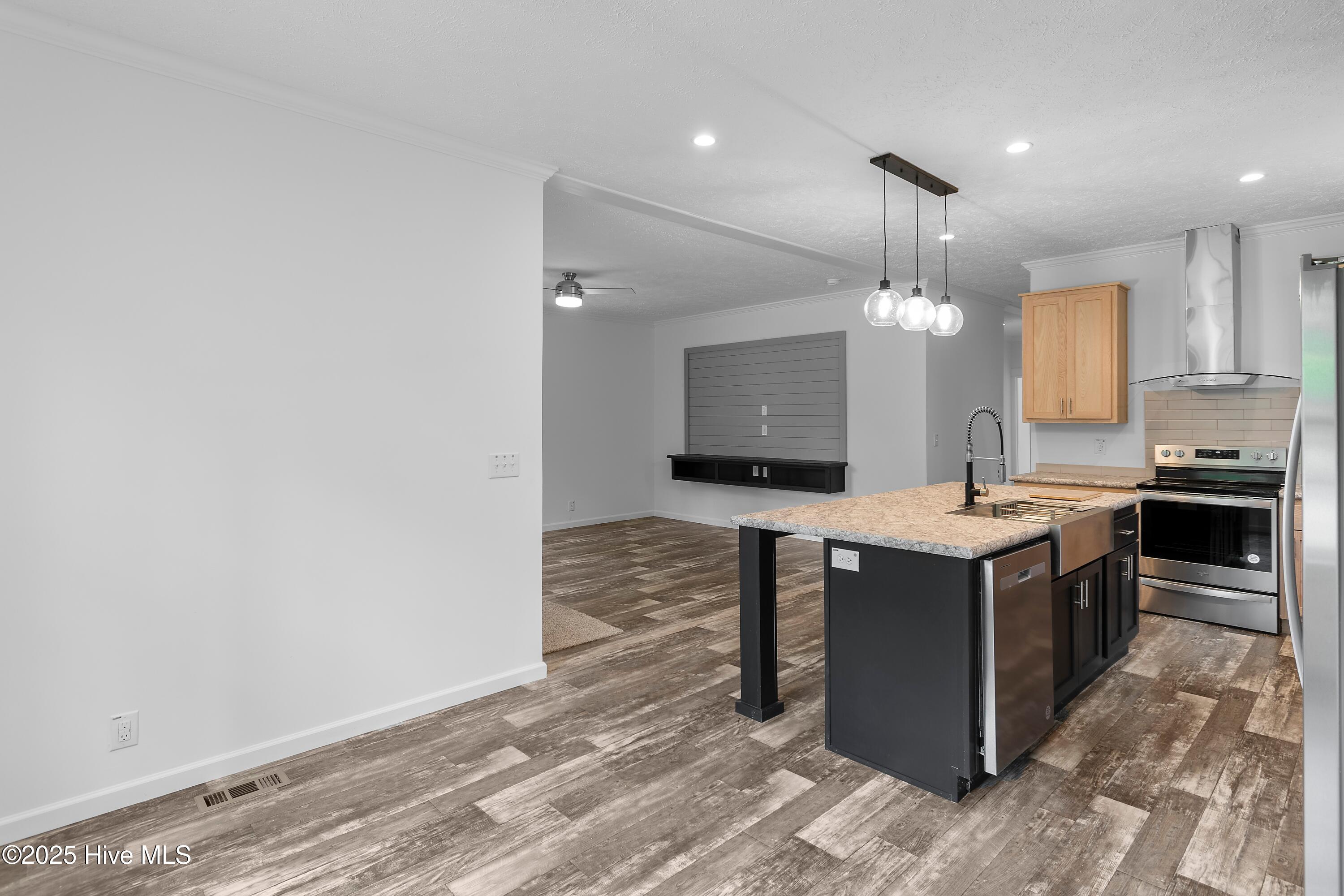 14 Redwood Road