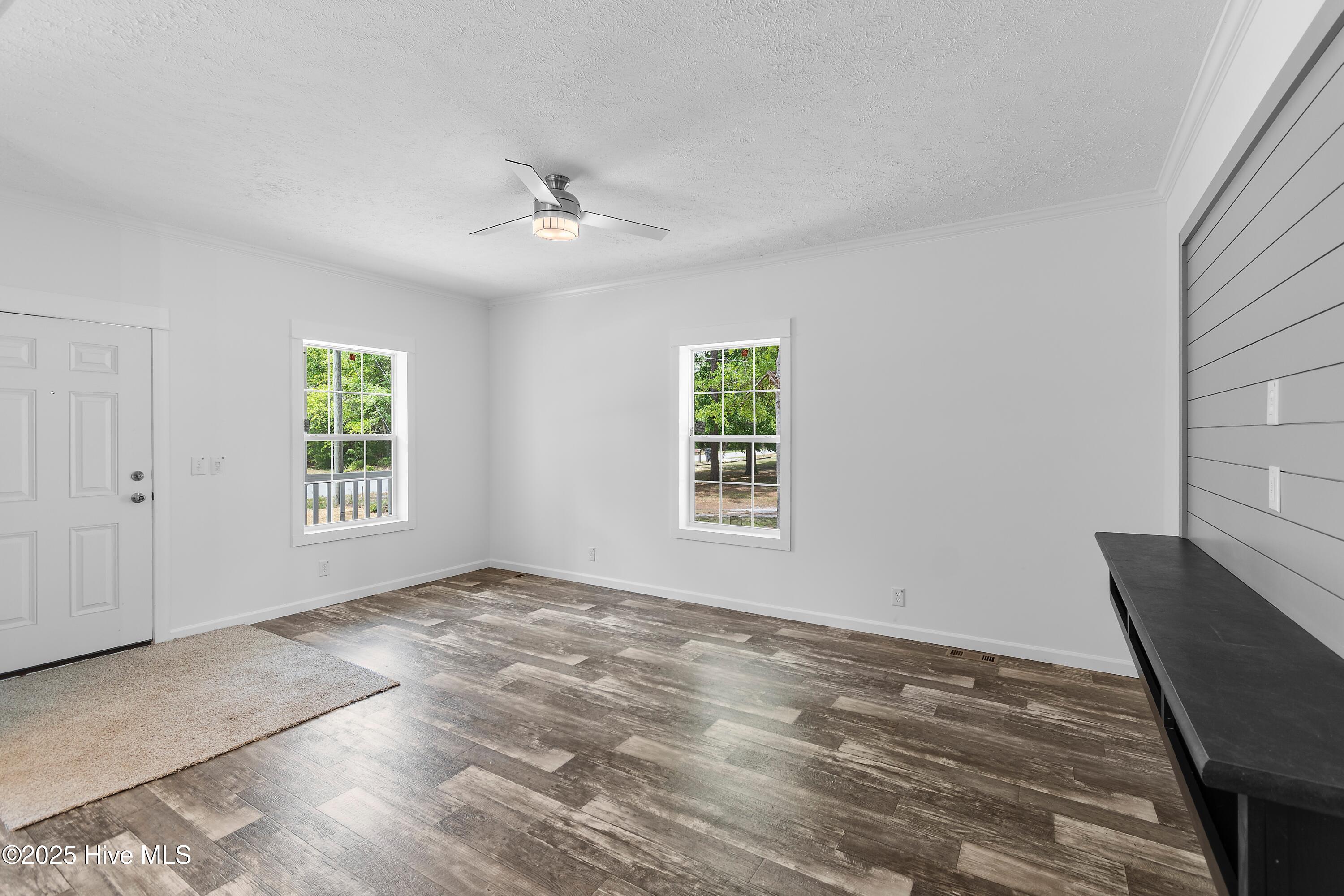 14 Redwood Road