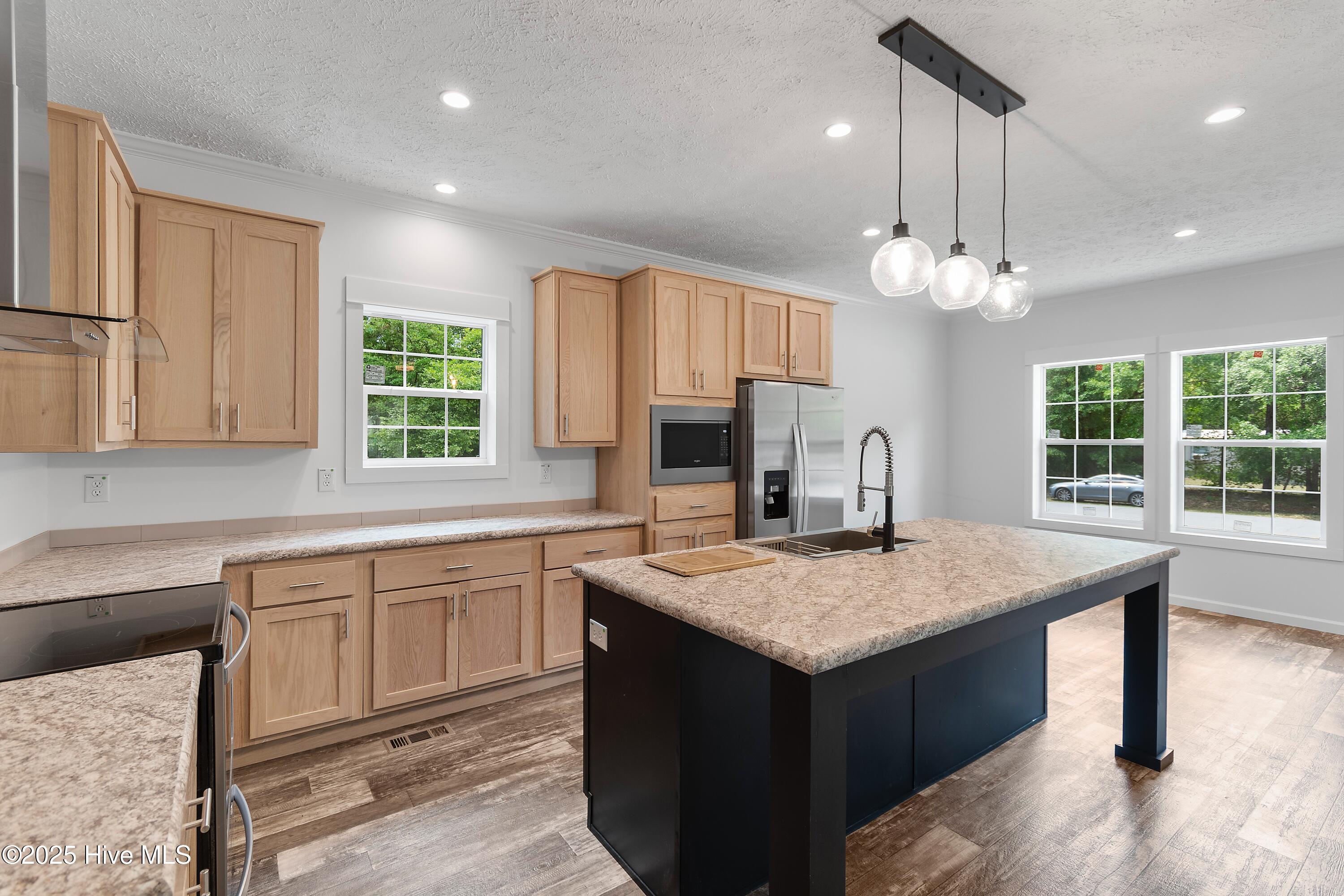 14 Redwood Road