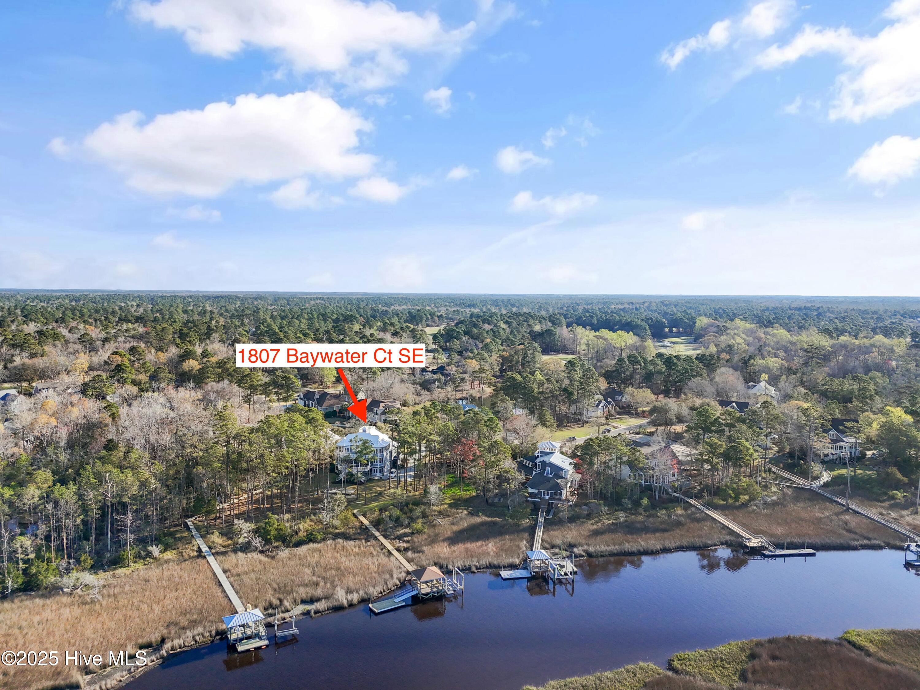 1807 Baywater Court SE