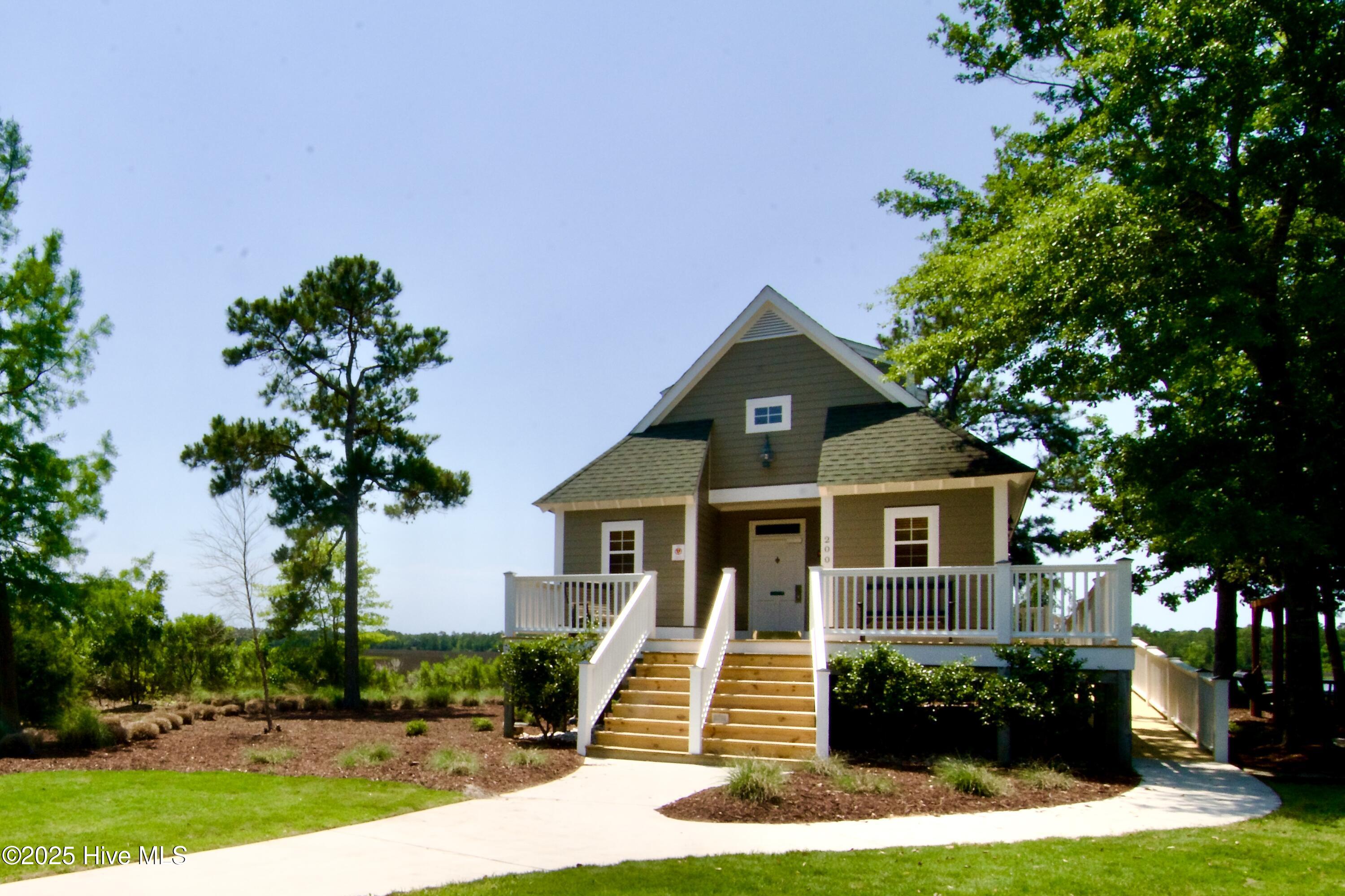 1807 Baywater Court SE