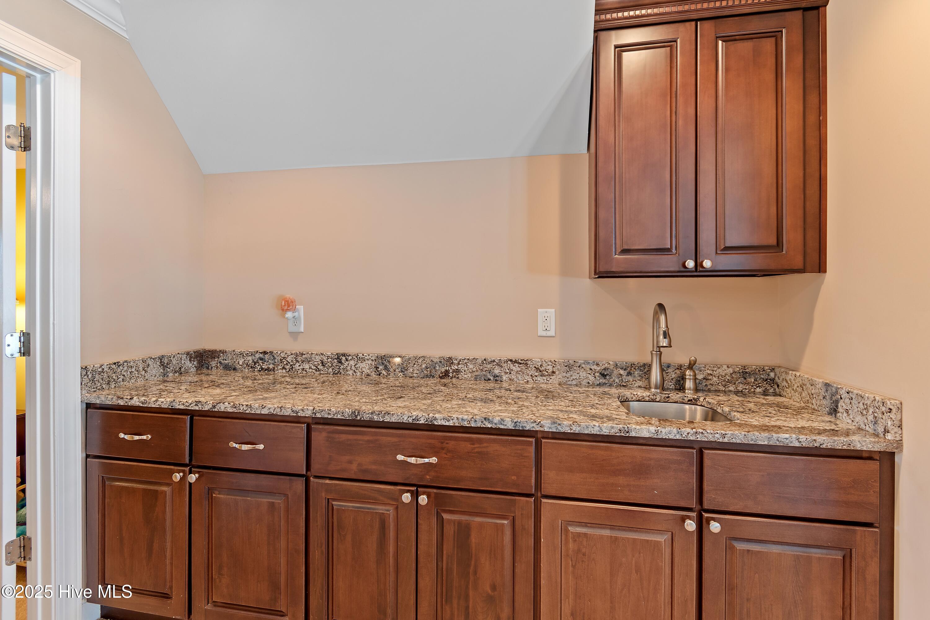 1807 Baywater Court SE