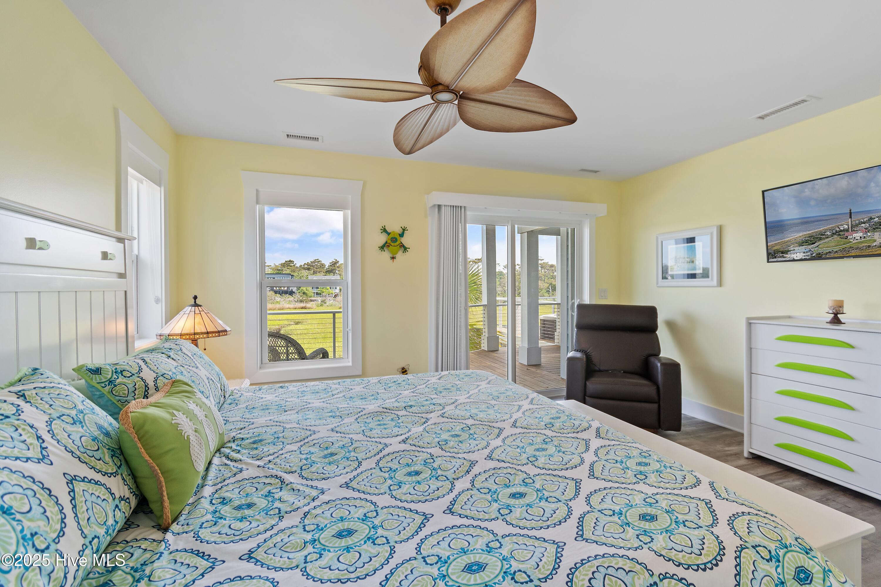 2922 E Pelican Drive