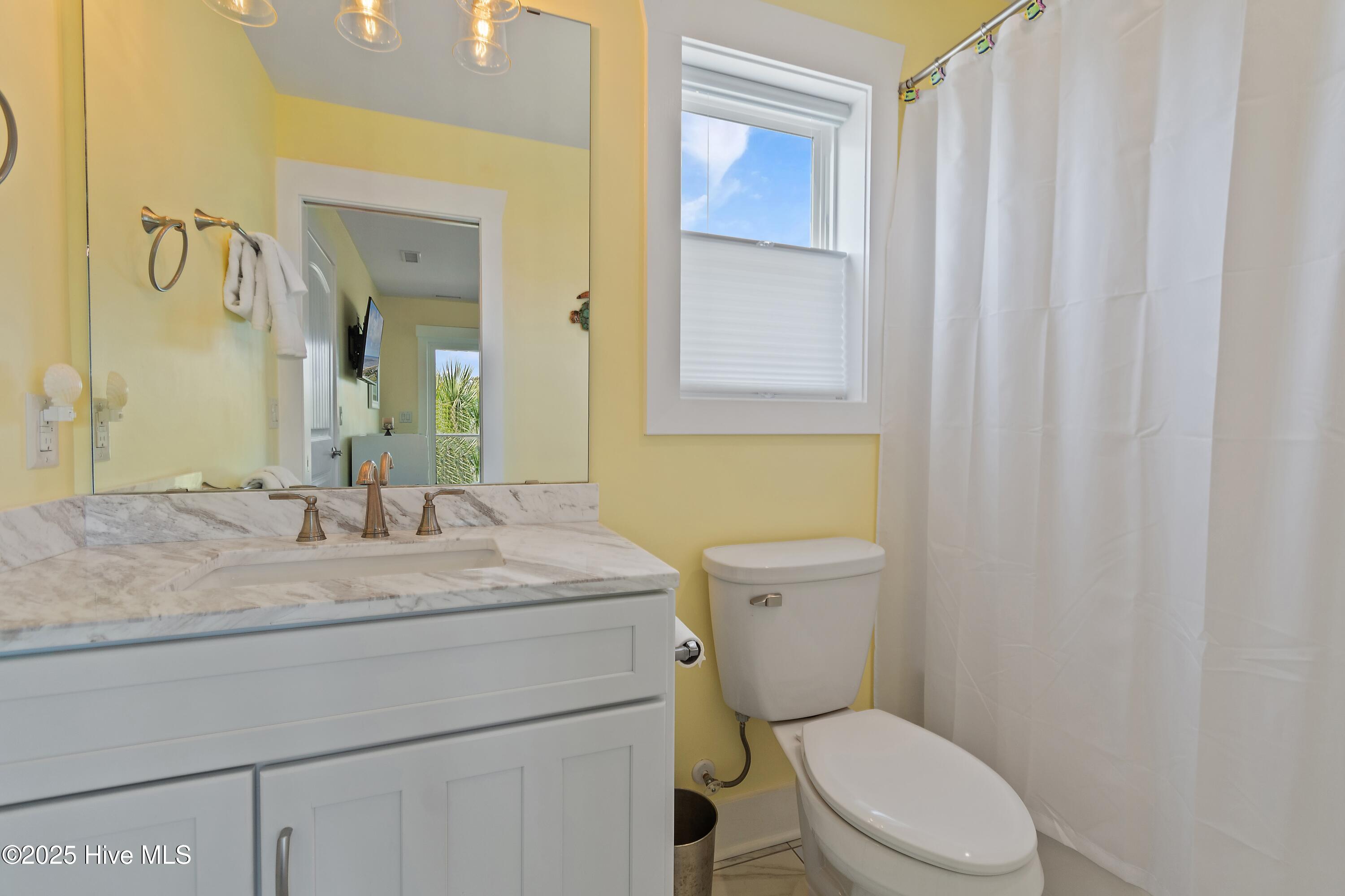 2922 E Pelican Drive