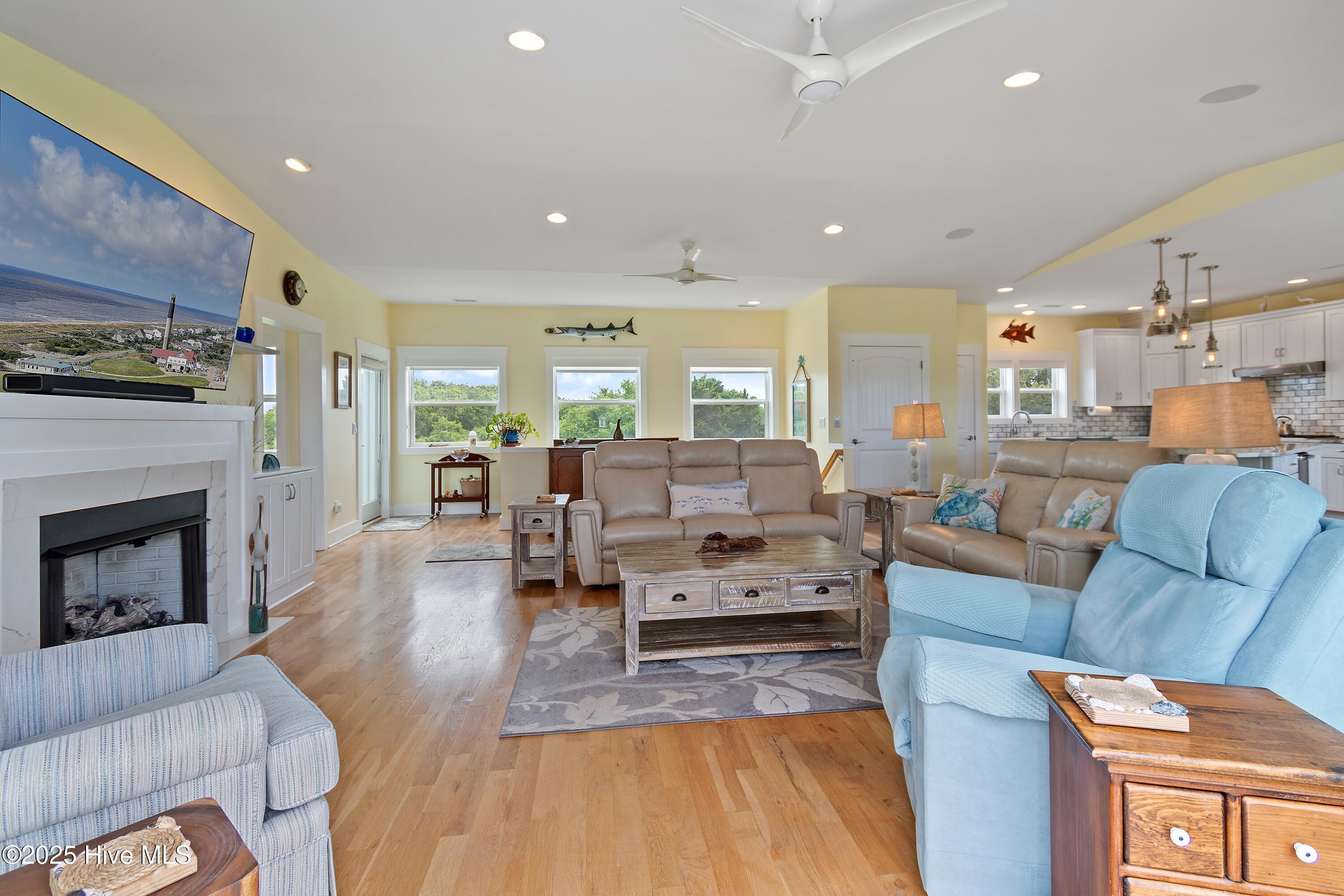 2922 E Pelican Drive