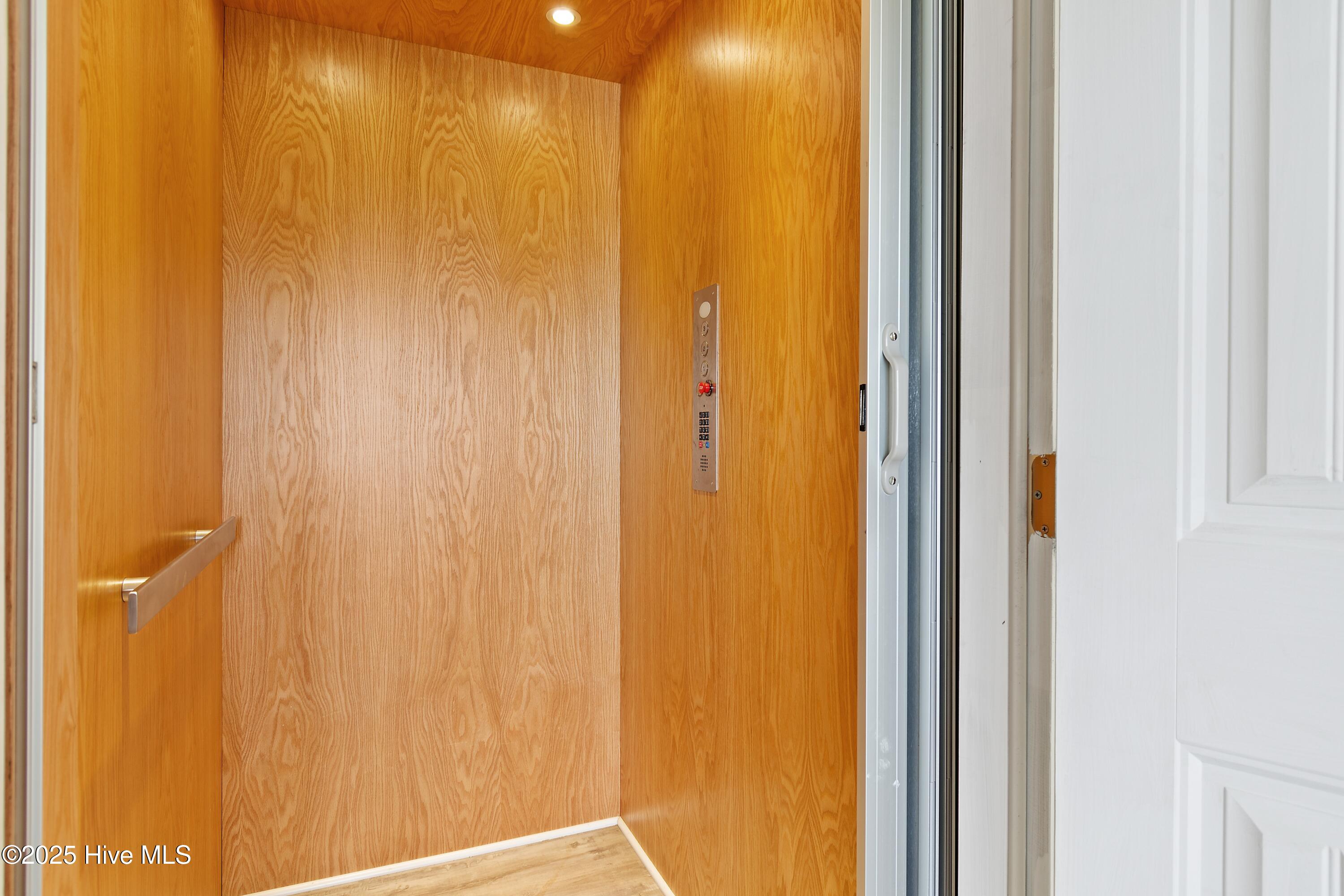 2922 E Pelican Drive