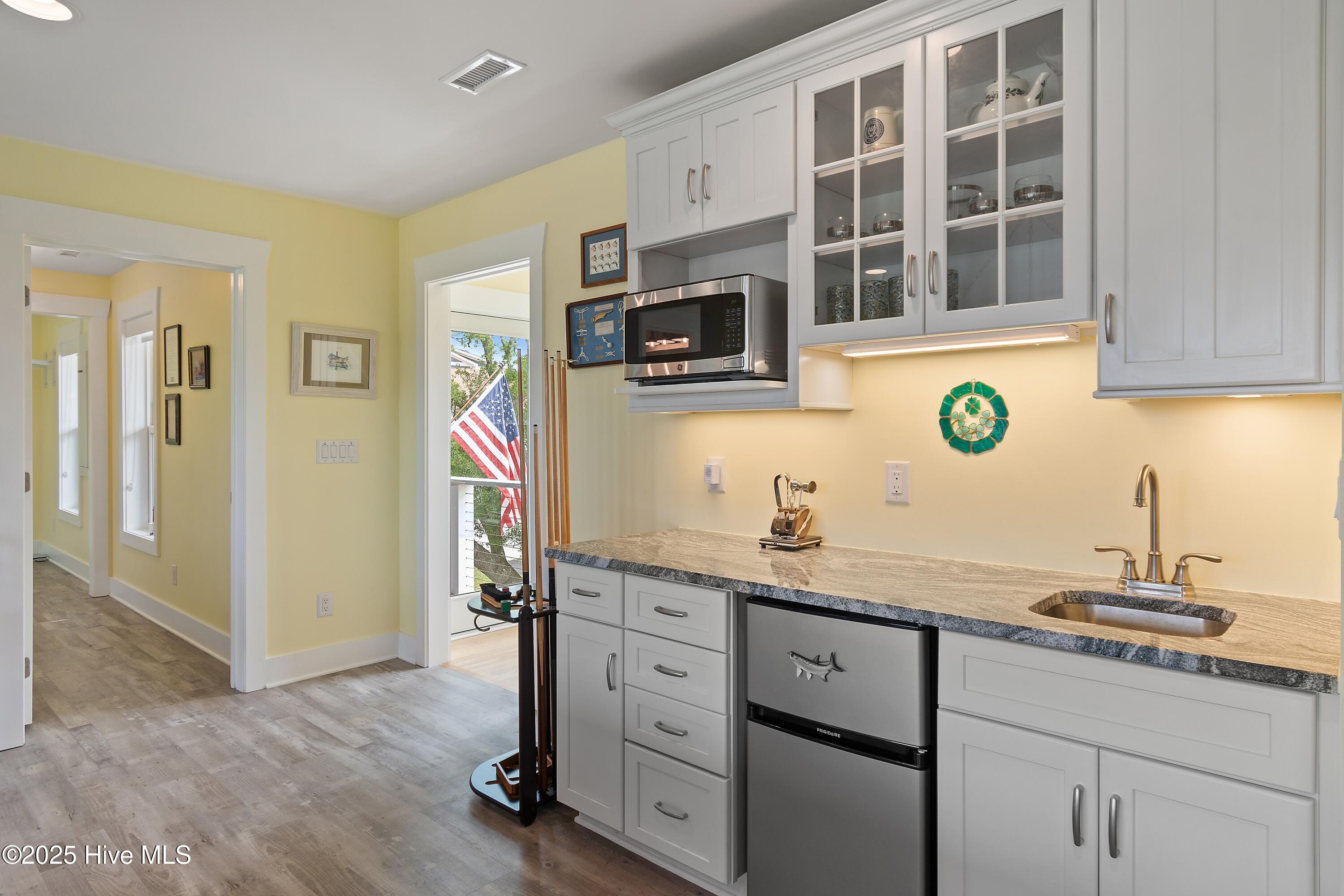 2922 E Pelican Drive