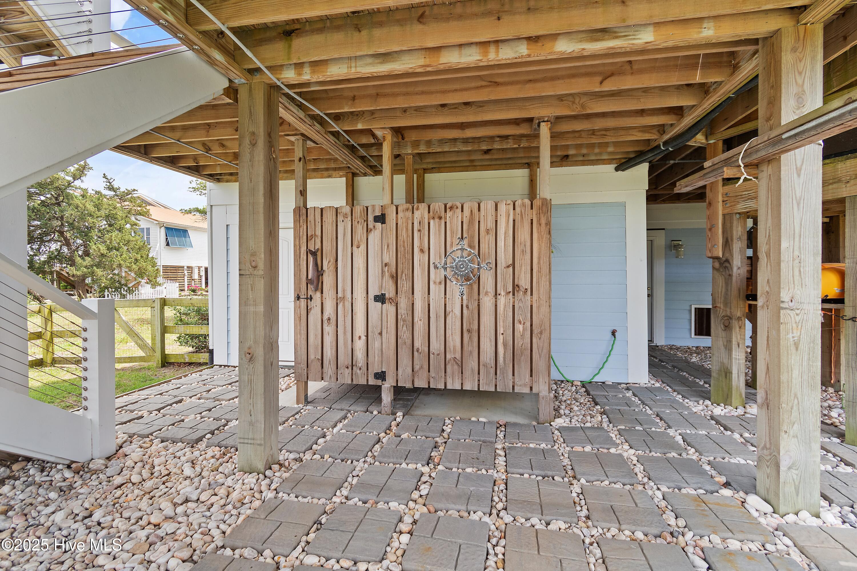 2922 E Pelican Drive