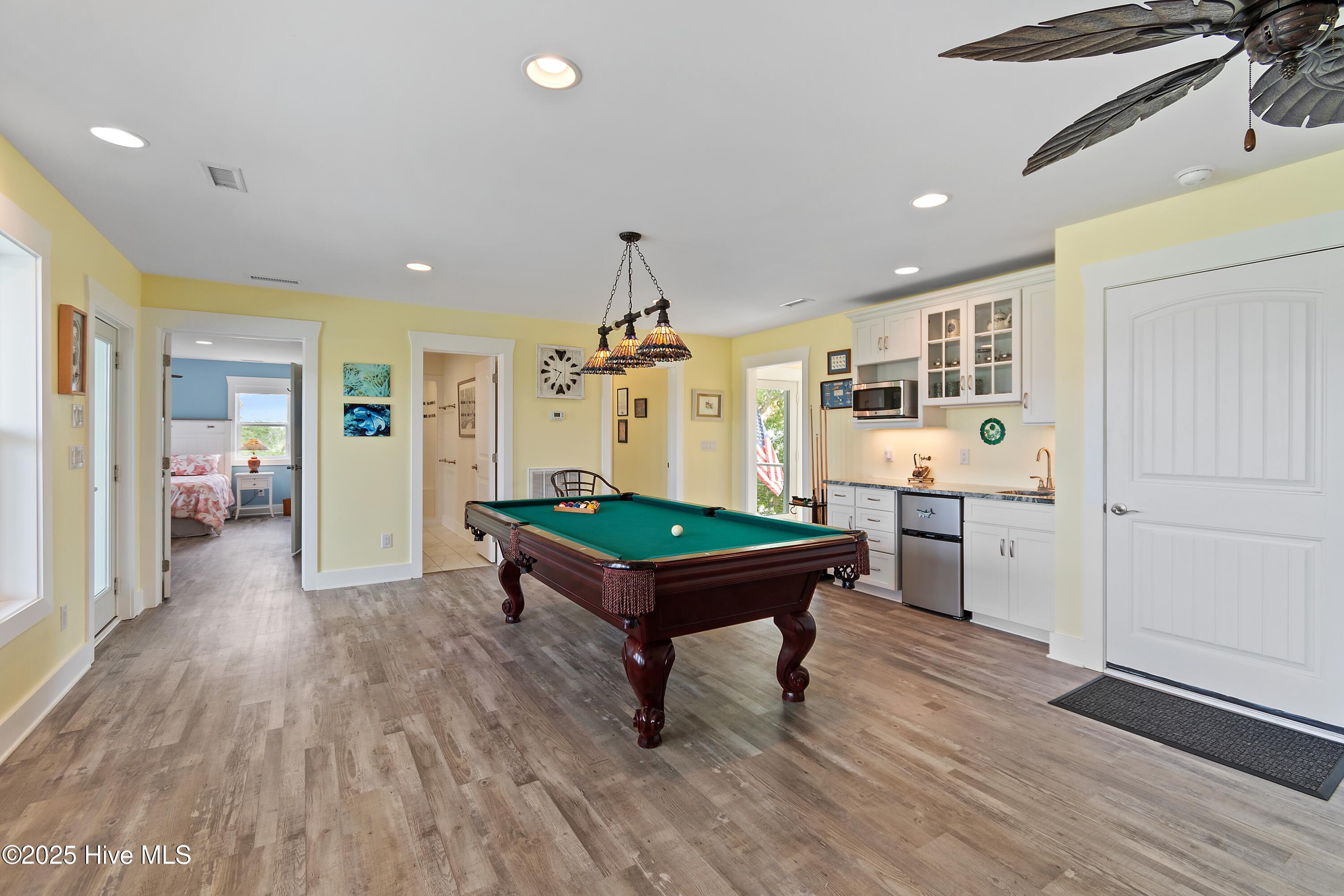 2922 E Pelican Drive