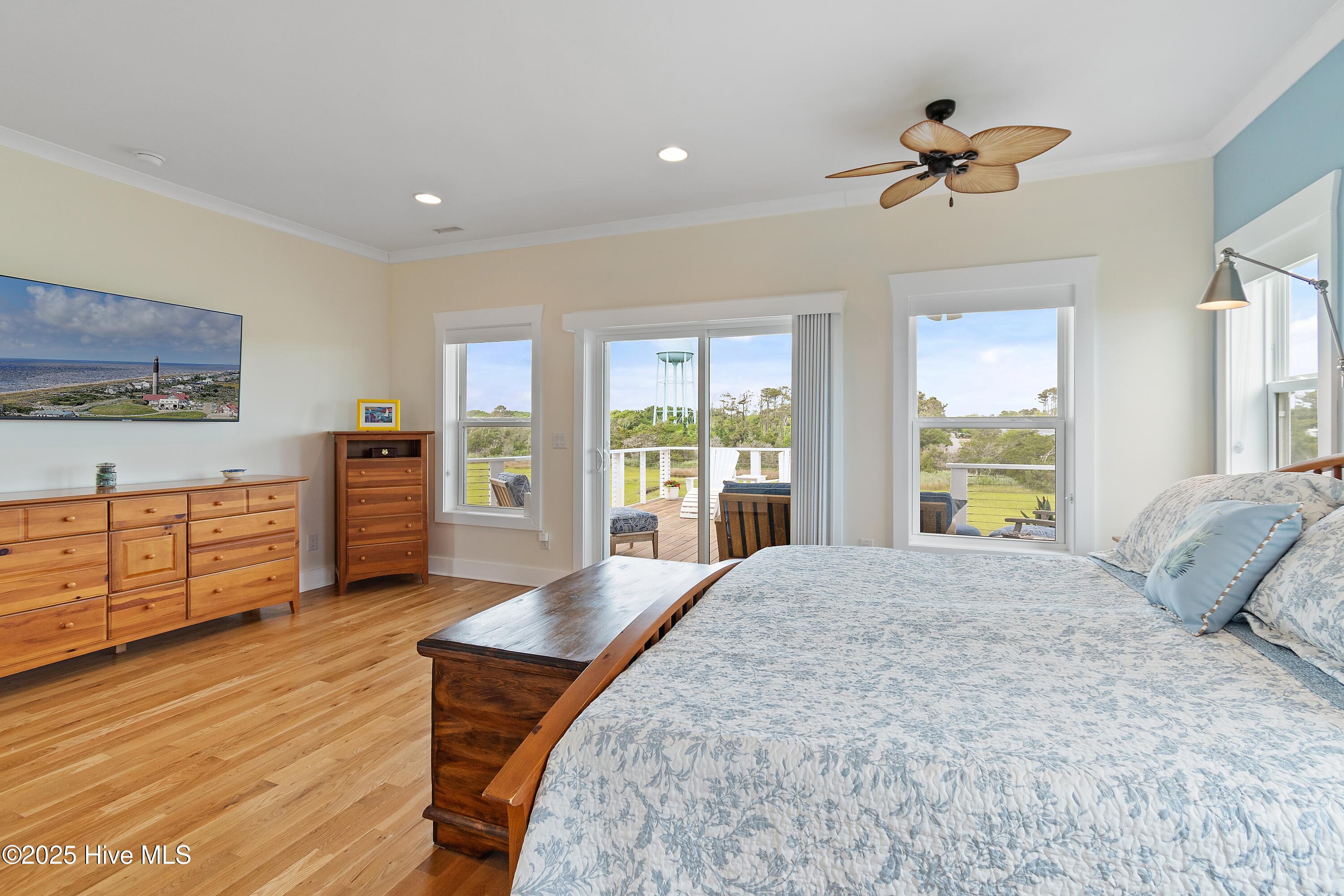 2922 E Pelican Drive