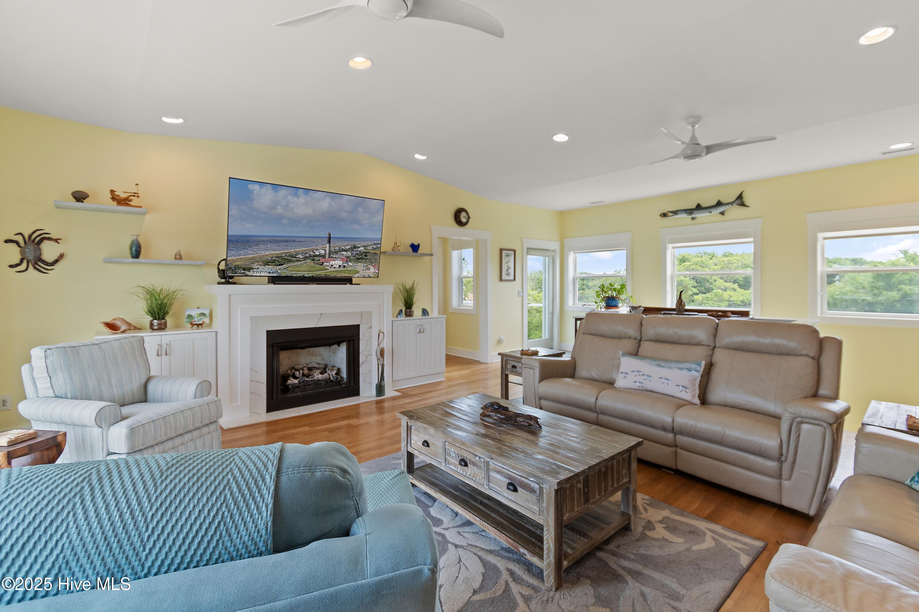 2922 E Pelican Drive