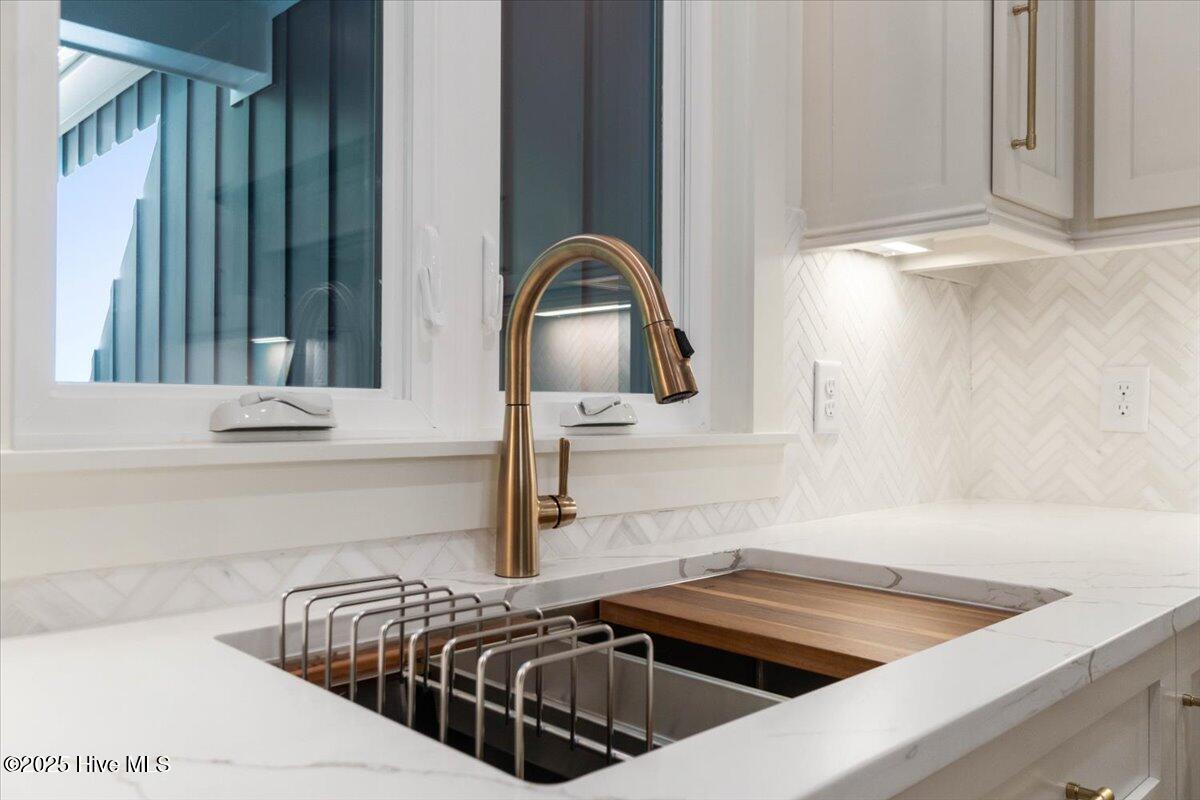 673 Carolina Bay Court