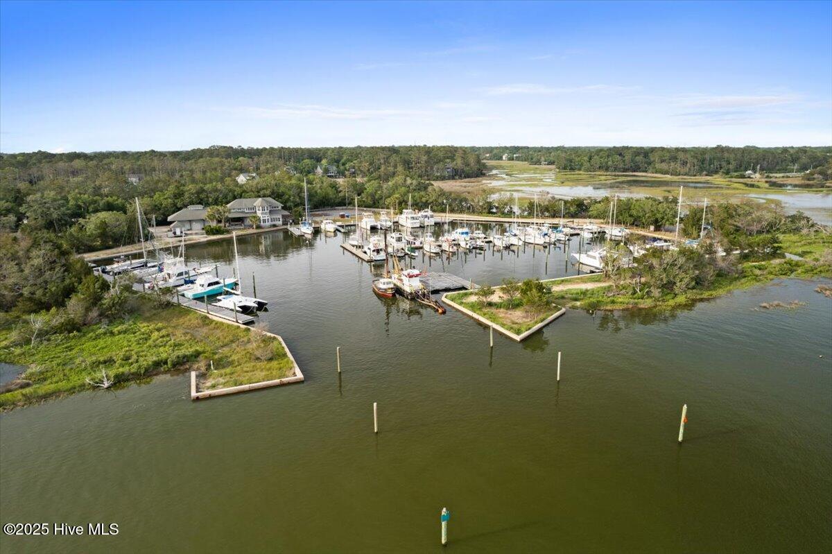 673 Carolina Bay Court