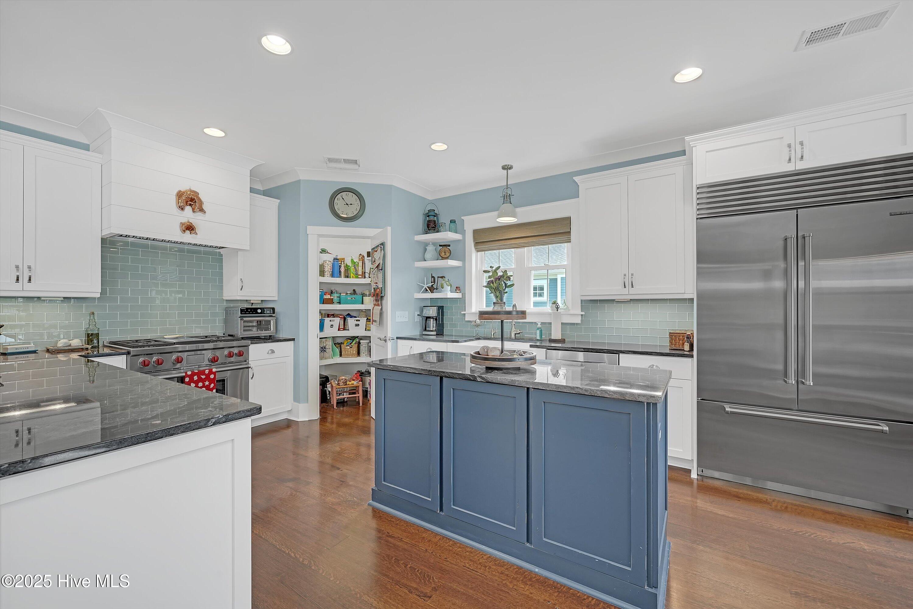 1007 Softwind Way