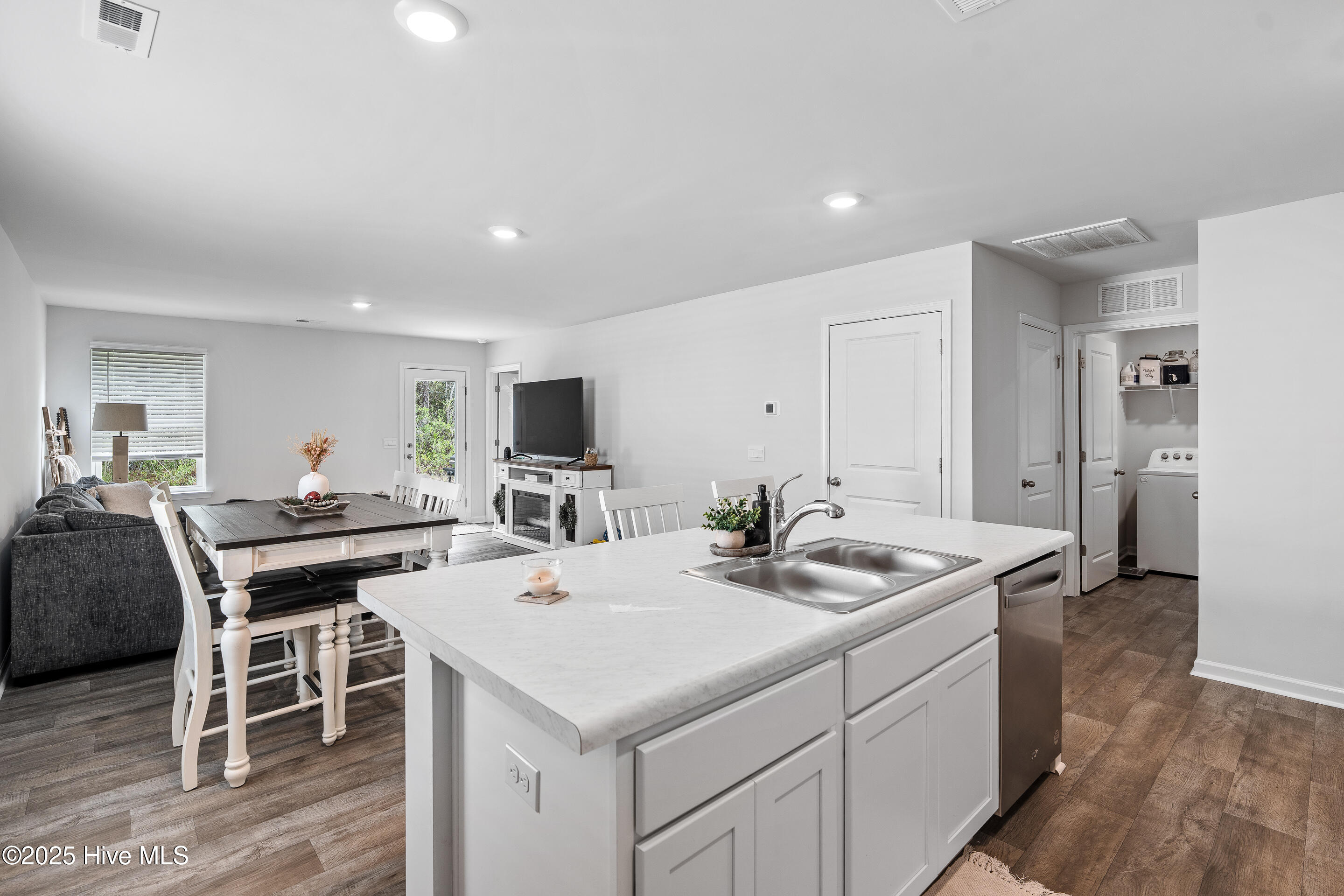 1808 Willowtree Court SE