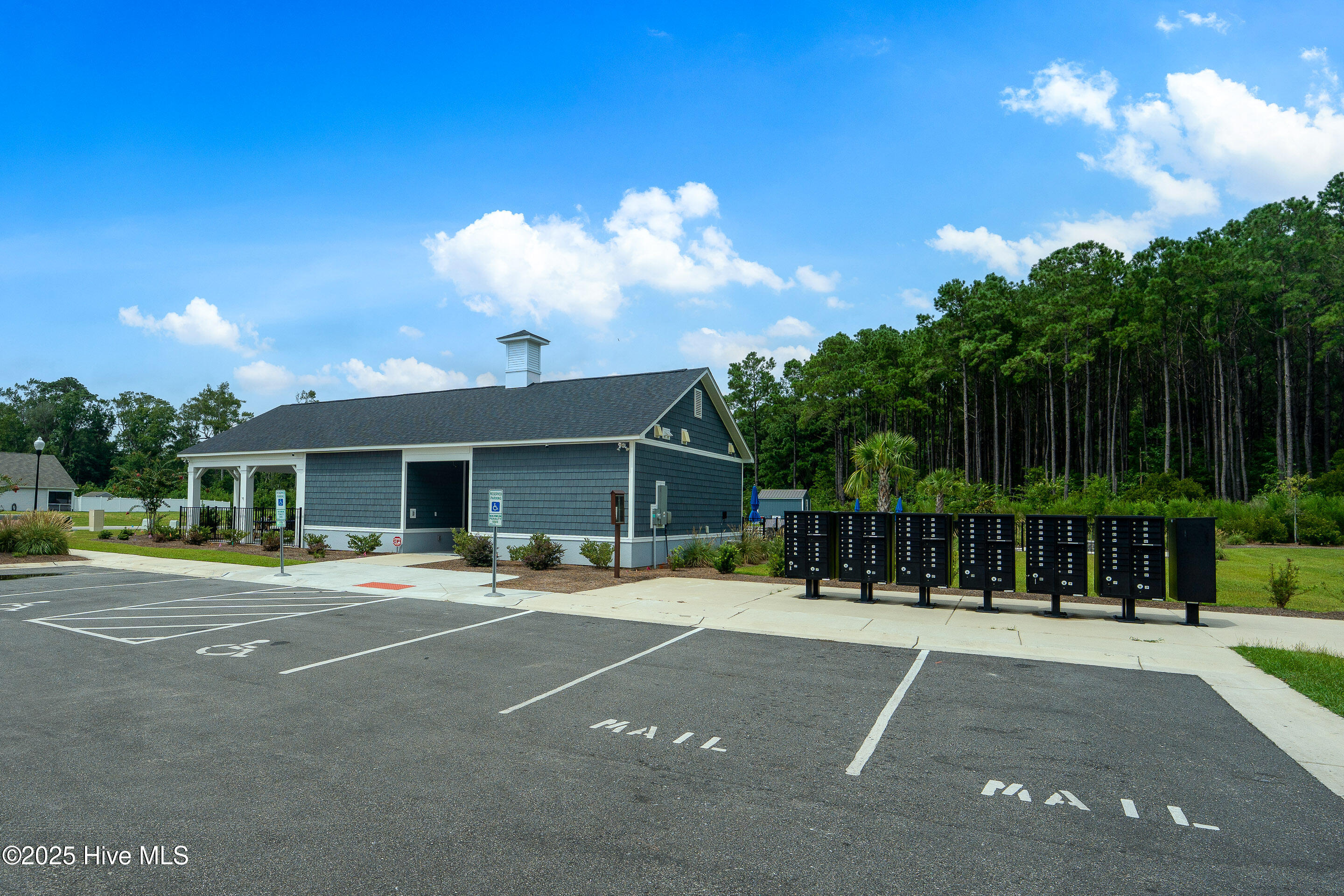 1808 Willowtree Court SE