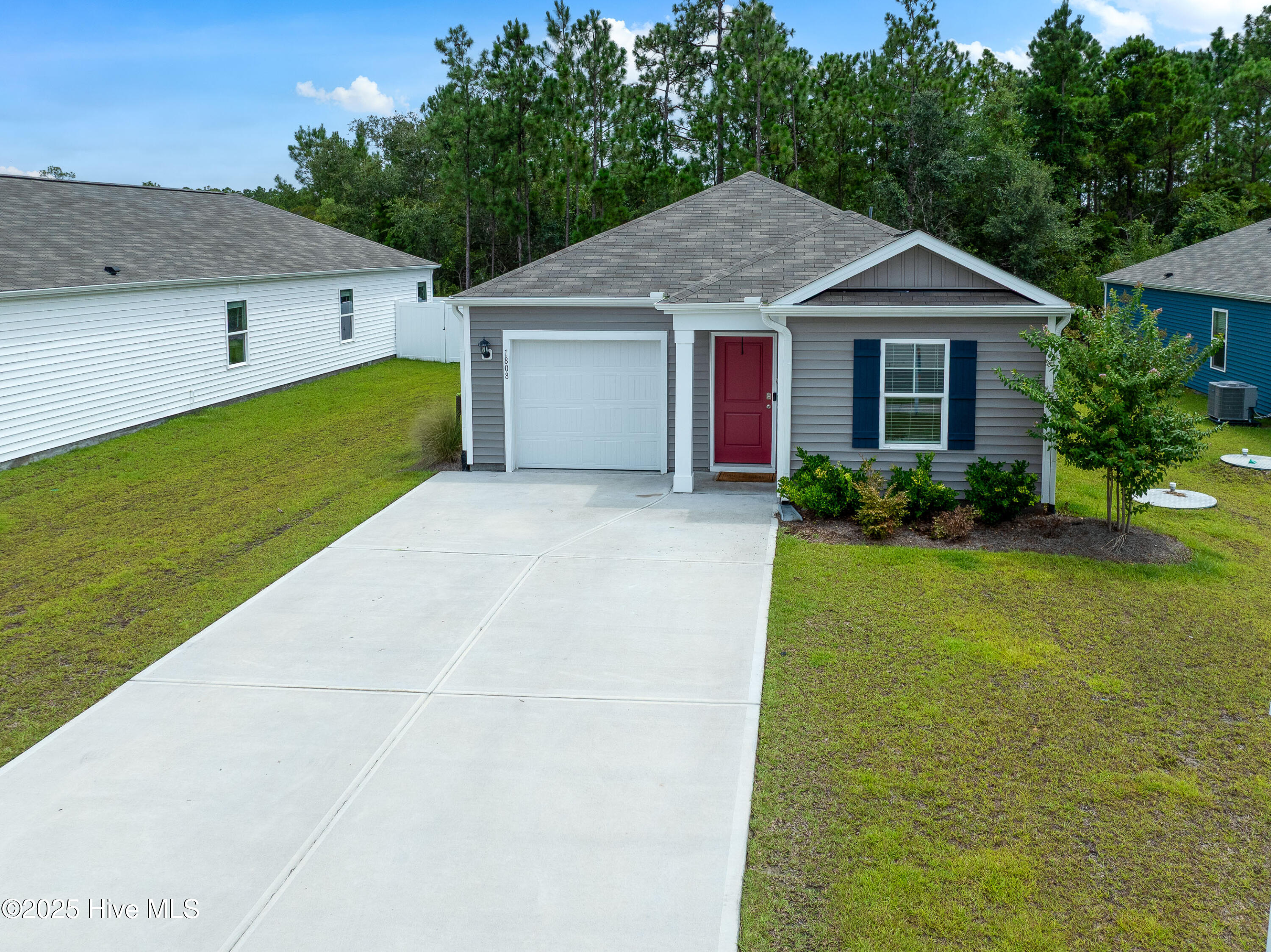 1808 Willowtree Court SE