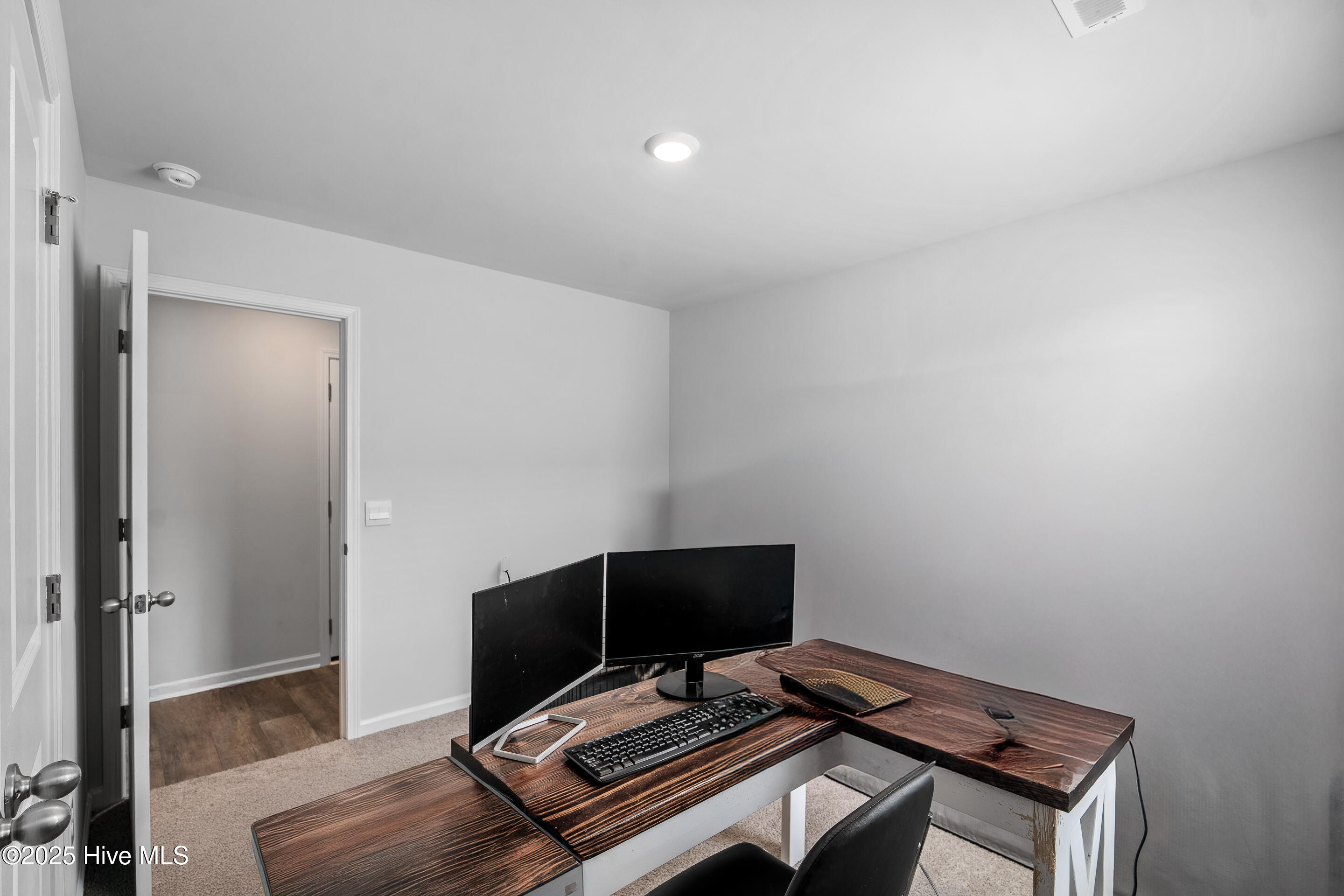 1808 Willowtree Court SE