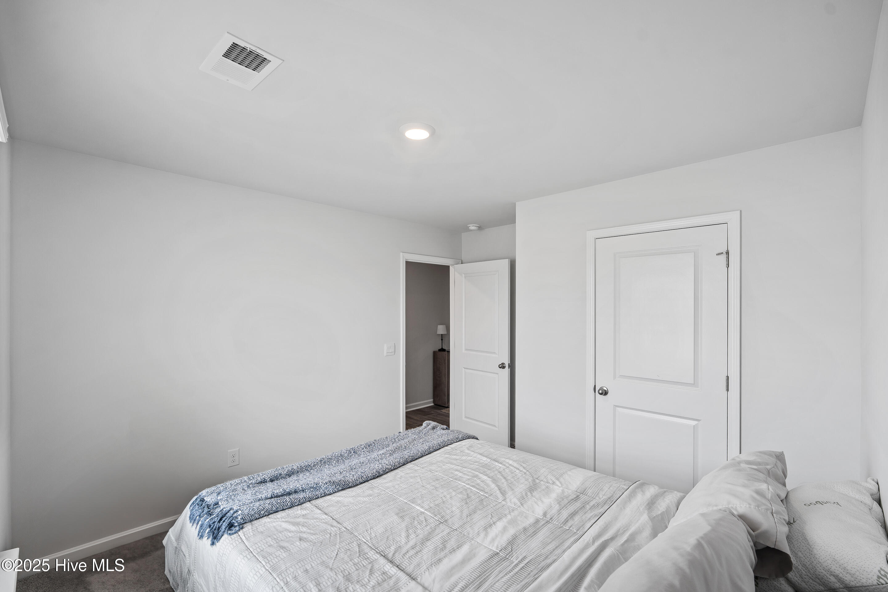 1808 Willowtree Court SE