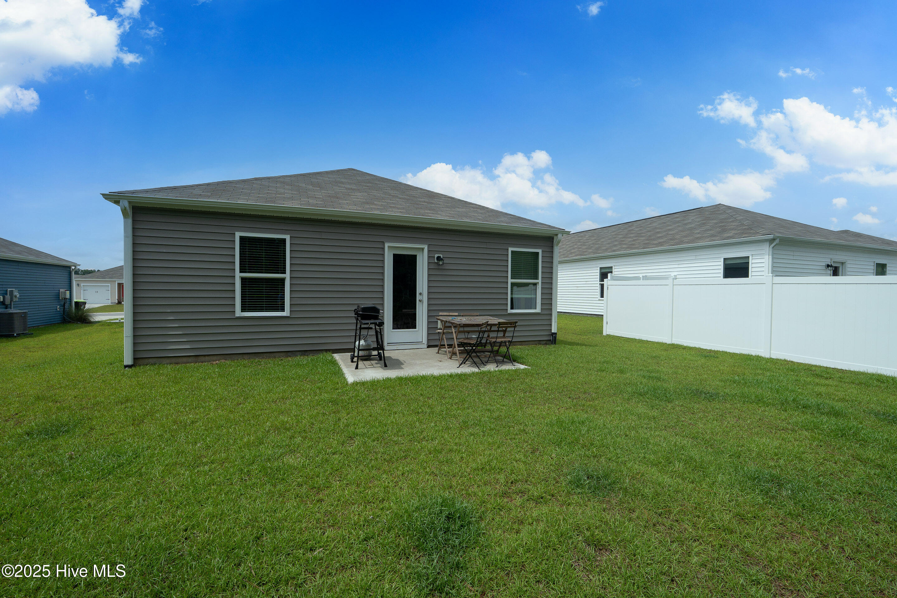 1808 Willowtree Court SE