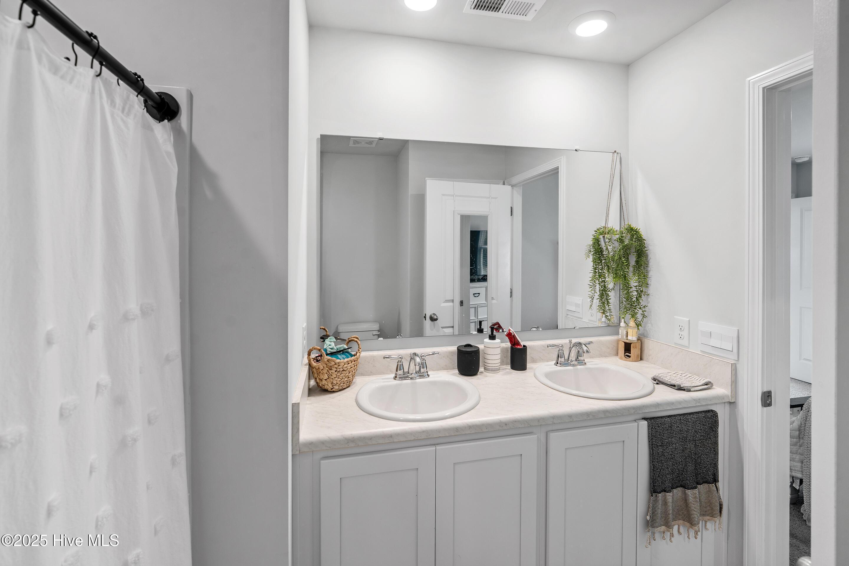 1808 Willowtree Court SE