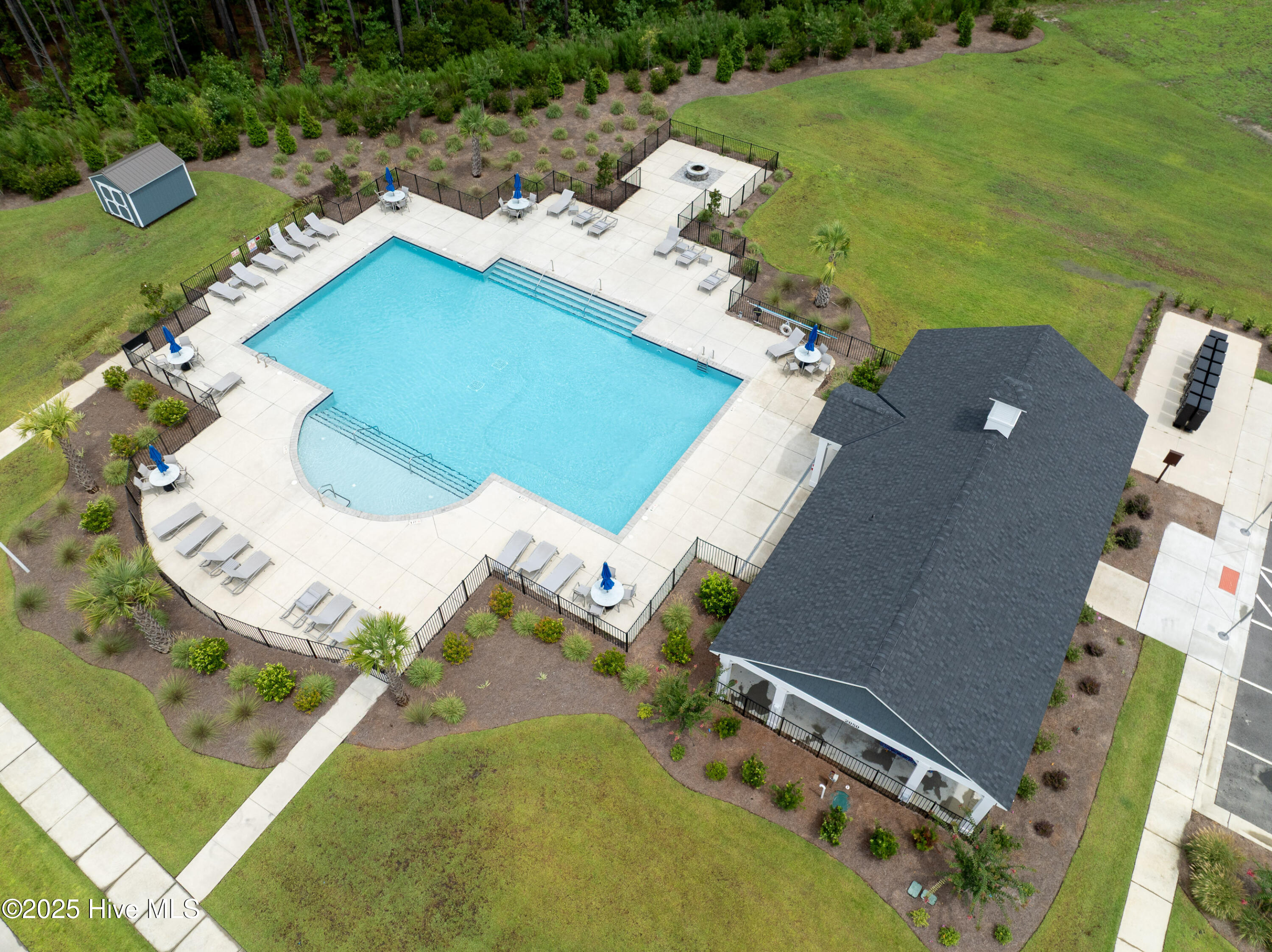 1808 Willowtree Court SE