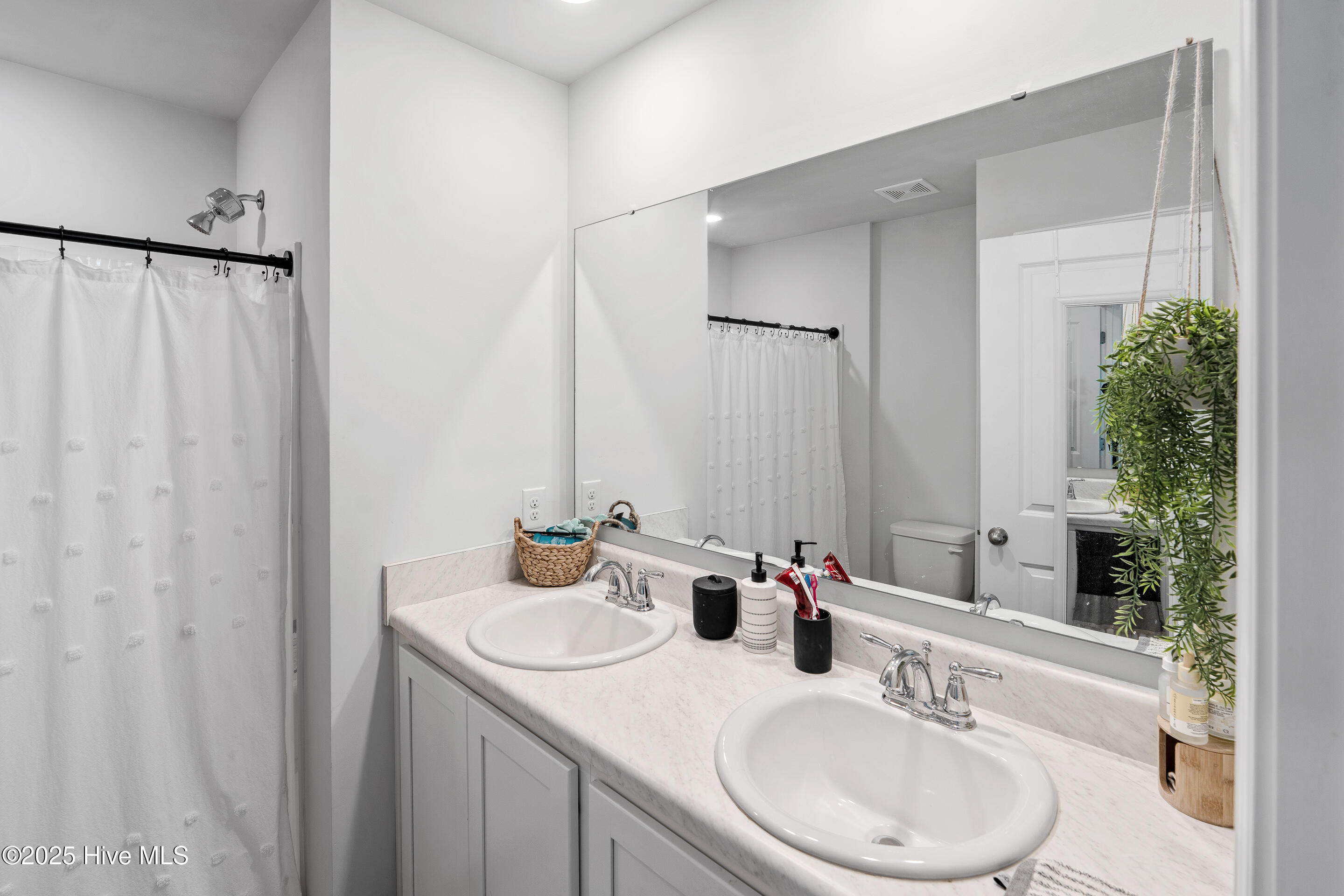 1808 Willowtree Court SE