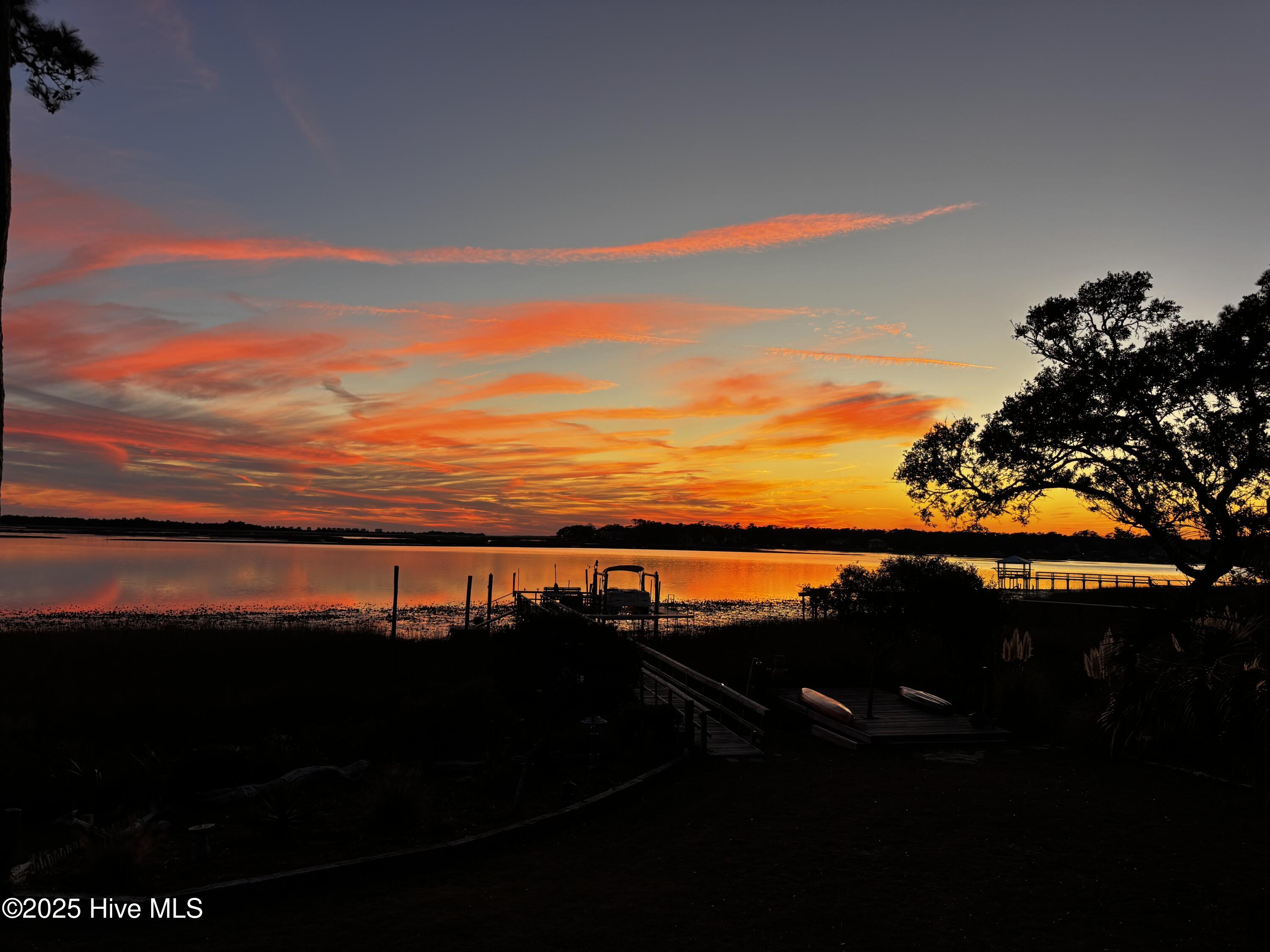 764 Lakeside Drive SE