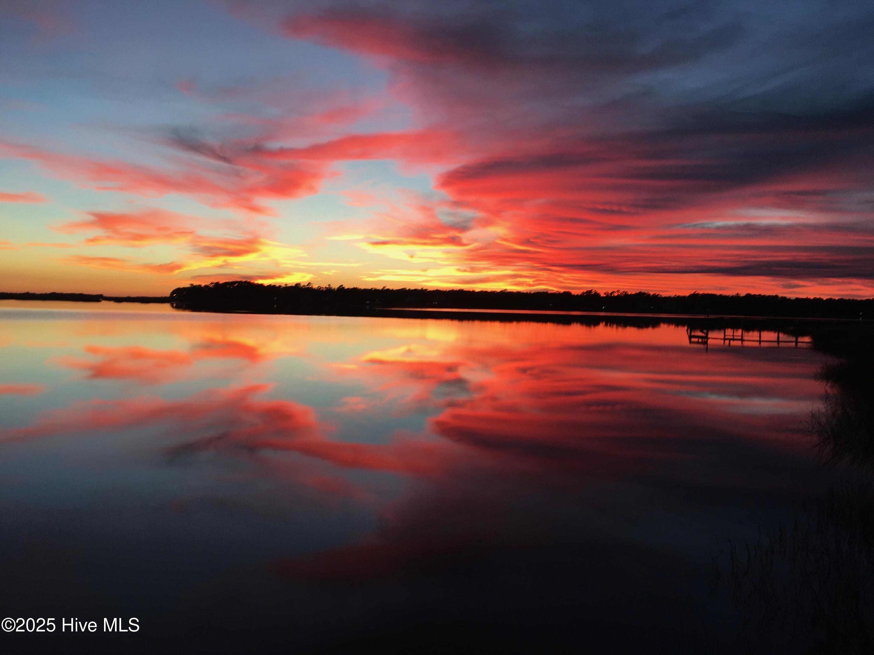 764 Lakeside Drive SE