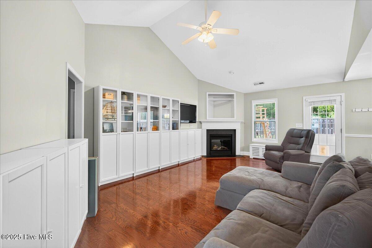 1009 Stonesthrow Court