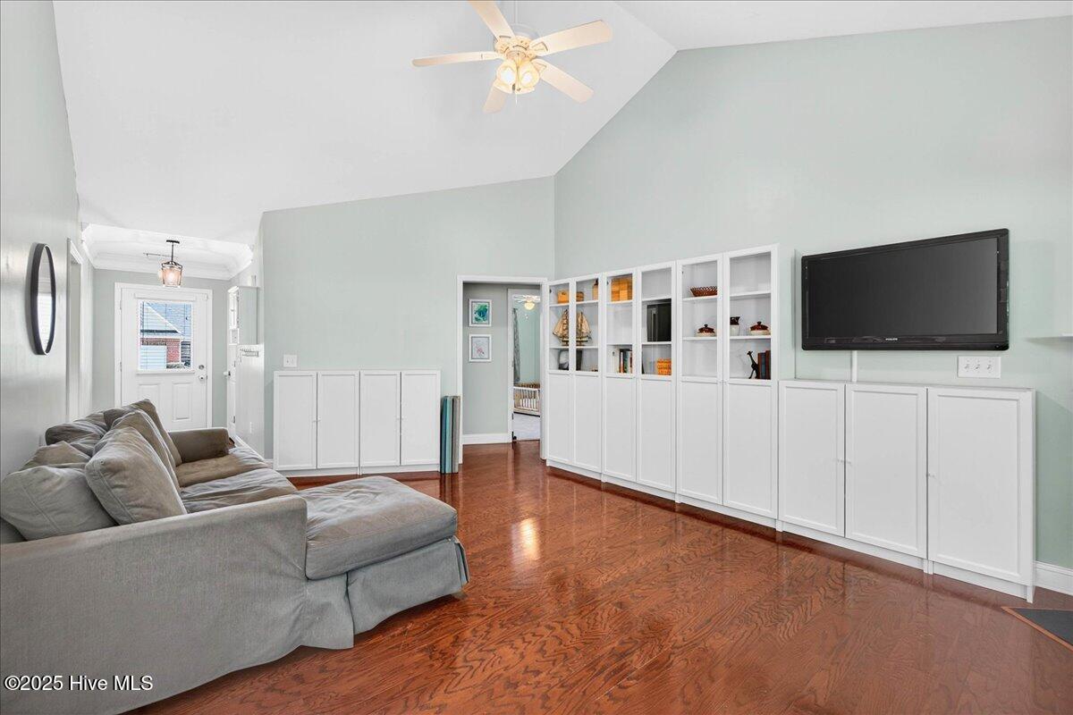 1009 Stonesthrow Court