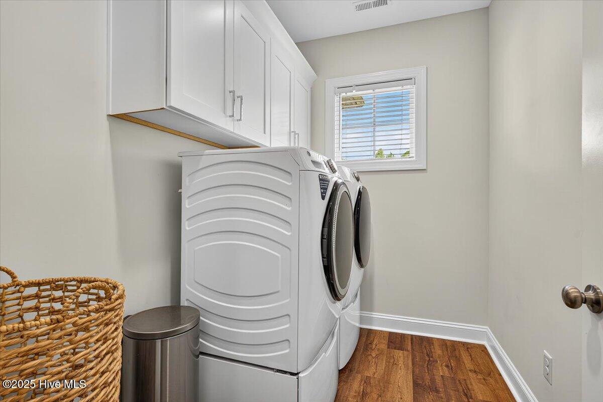 749 Breezewood Drive SE