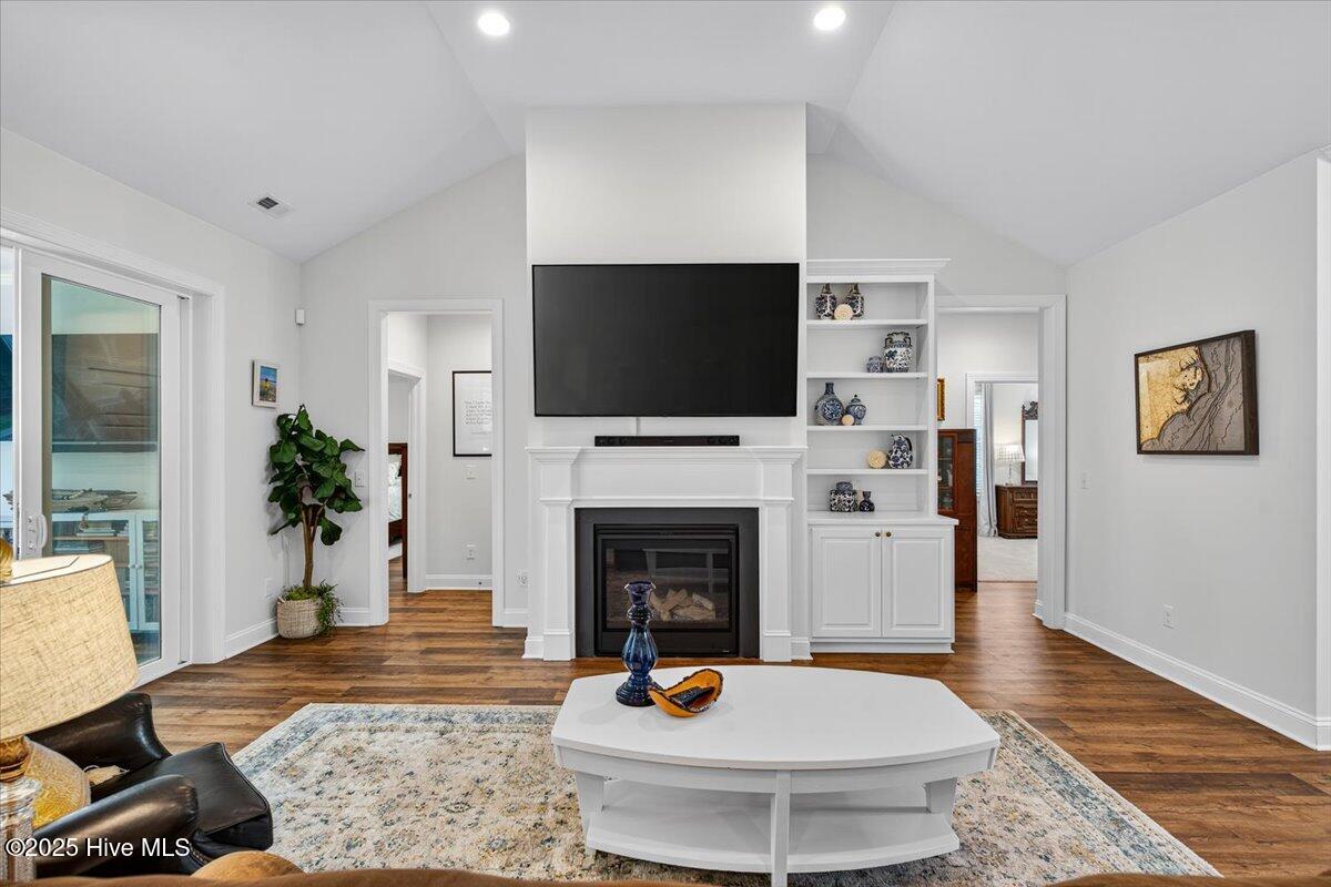 749 Breezewood Drive SE