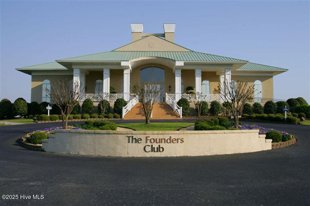 2744 Cedar Crest Drive