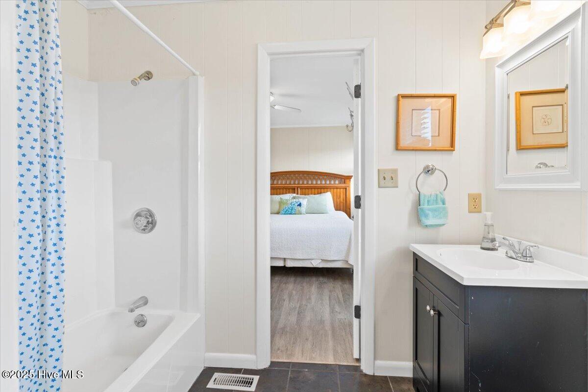 877 Ocean Boulevard W