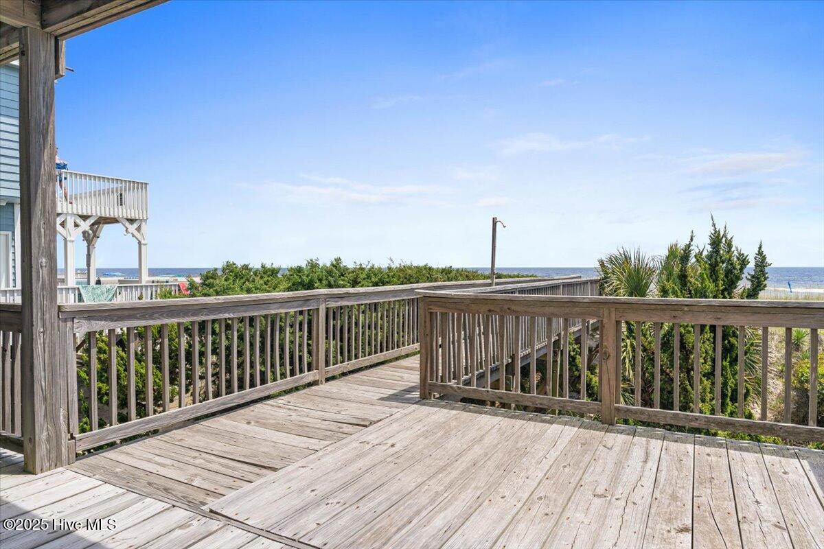 877 Ocean Boulevard W