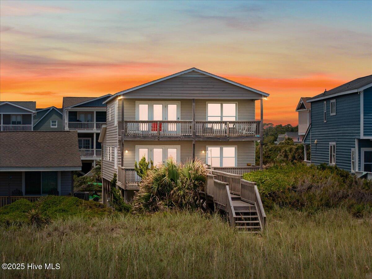 877 Ocean Boulevard W