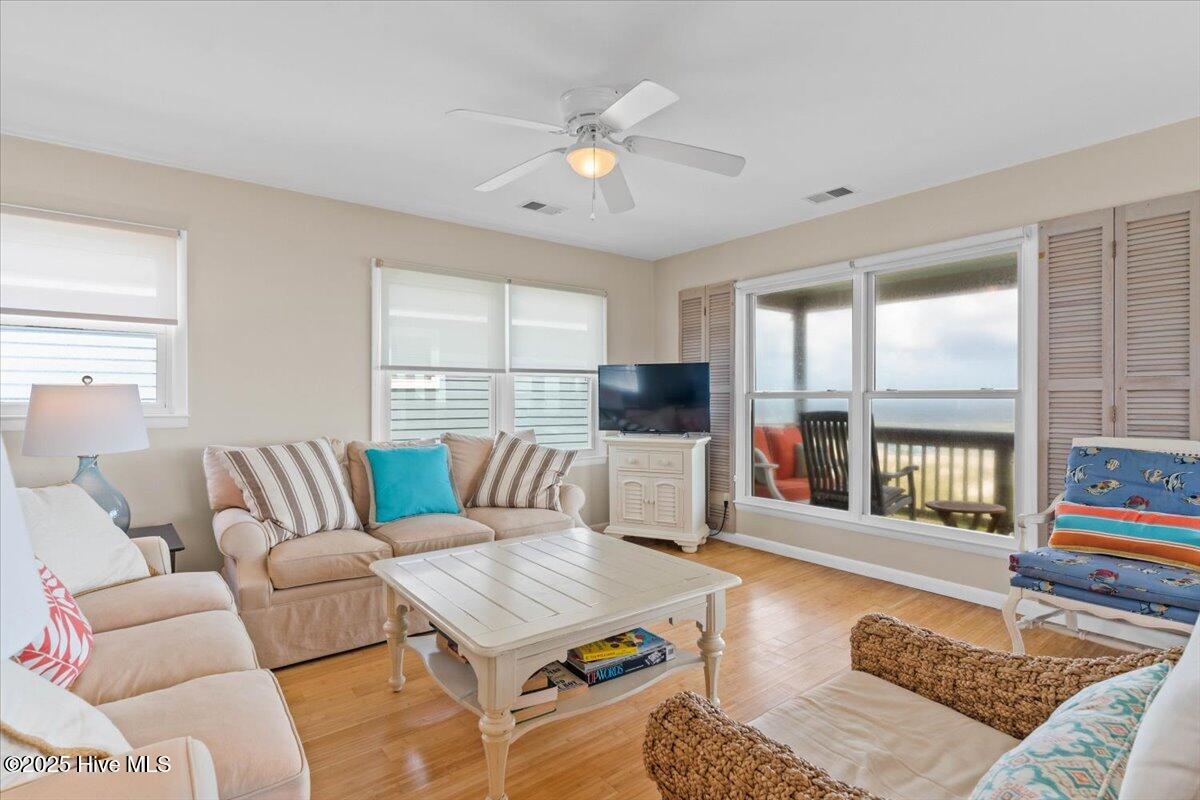 877 Ocean Boulevard W