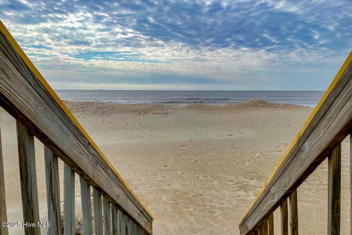 877 Ocean Boulevard W