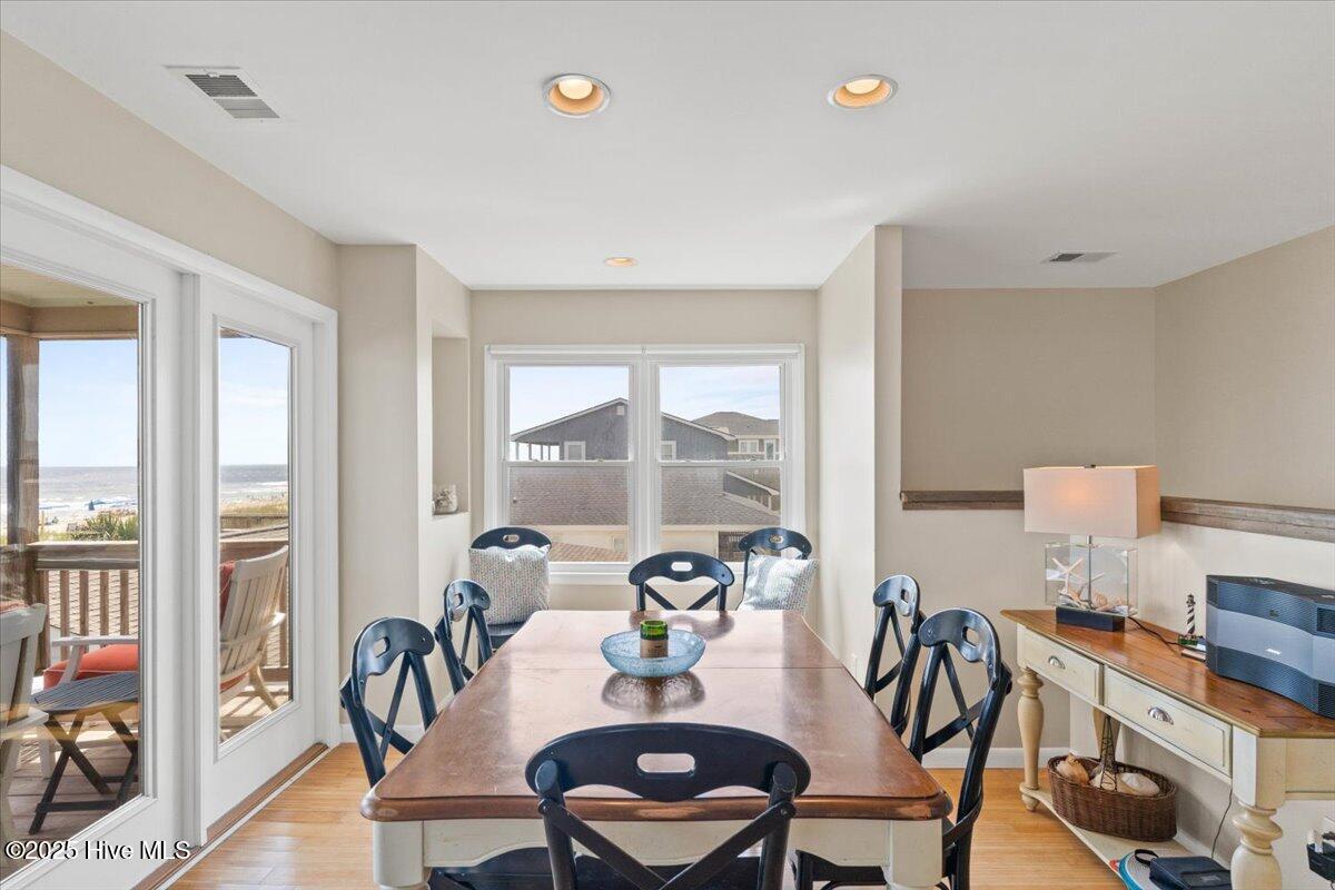 877 Ocean Boulevard W