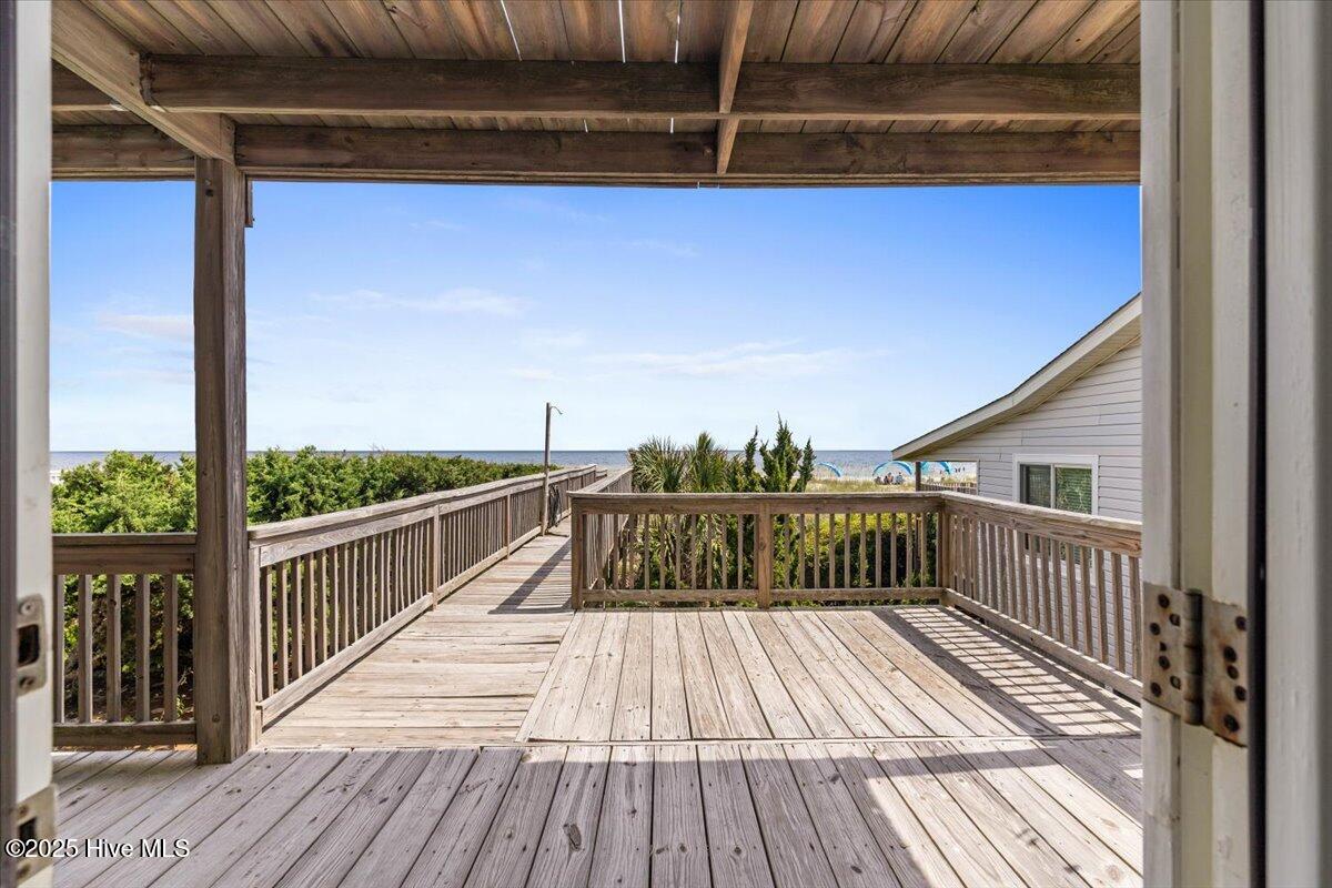 877 Ocean Boulevard W