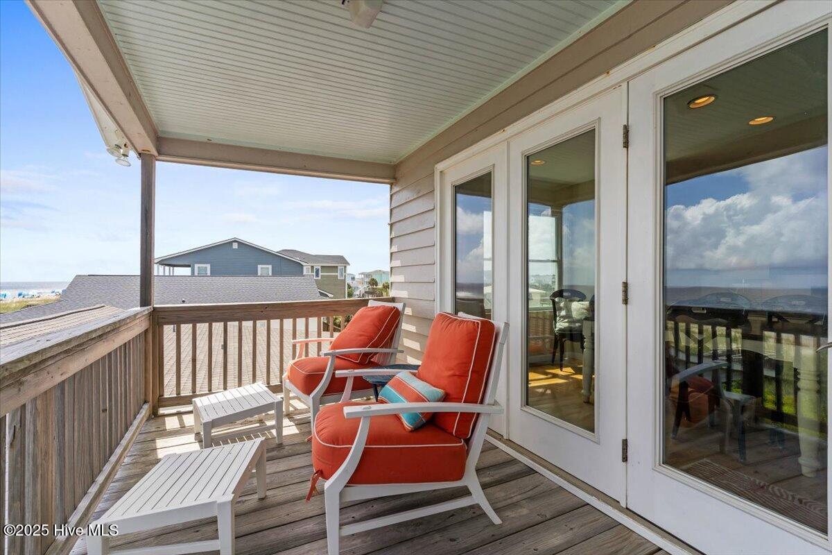 877 Ocean Boulevard W