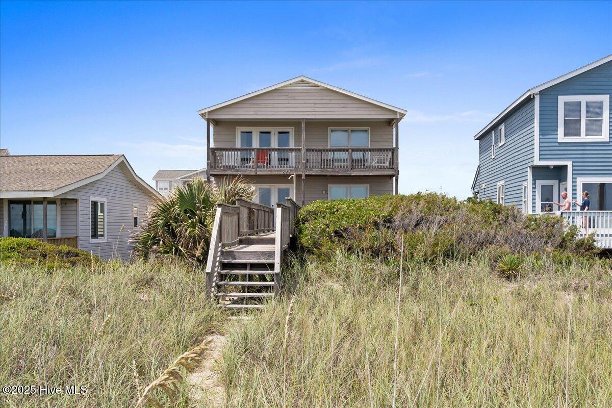 877 Ocean Boulevard W
