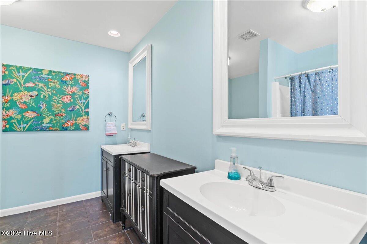 877 Ocean Boulevard W