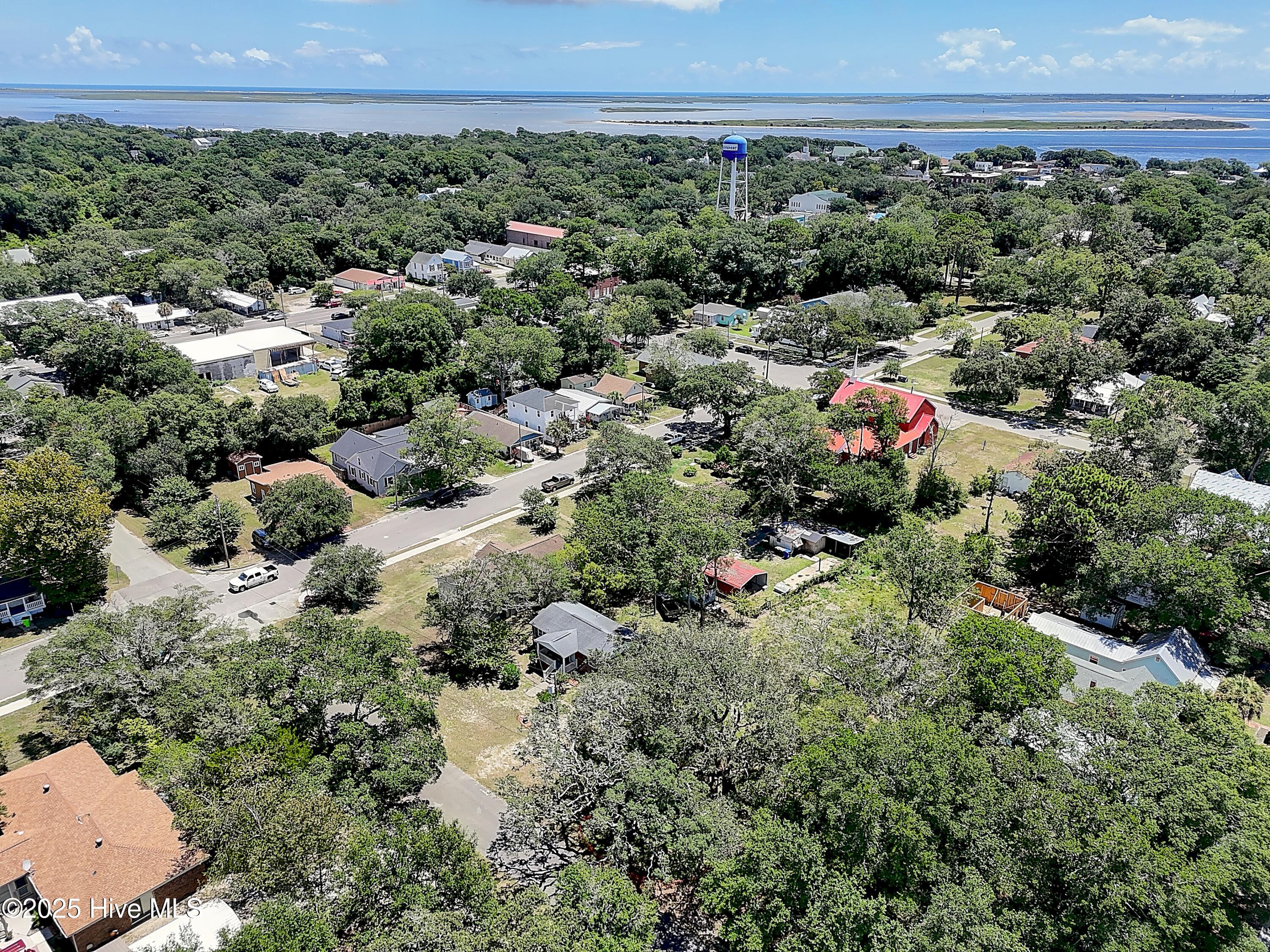 205 W Leonard Street