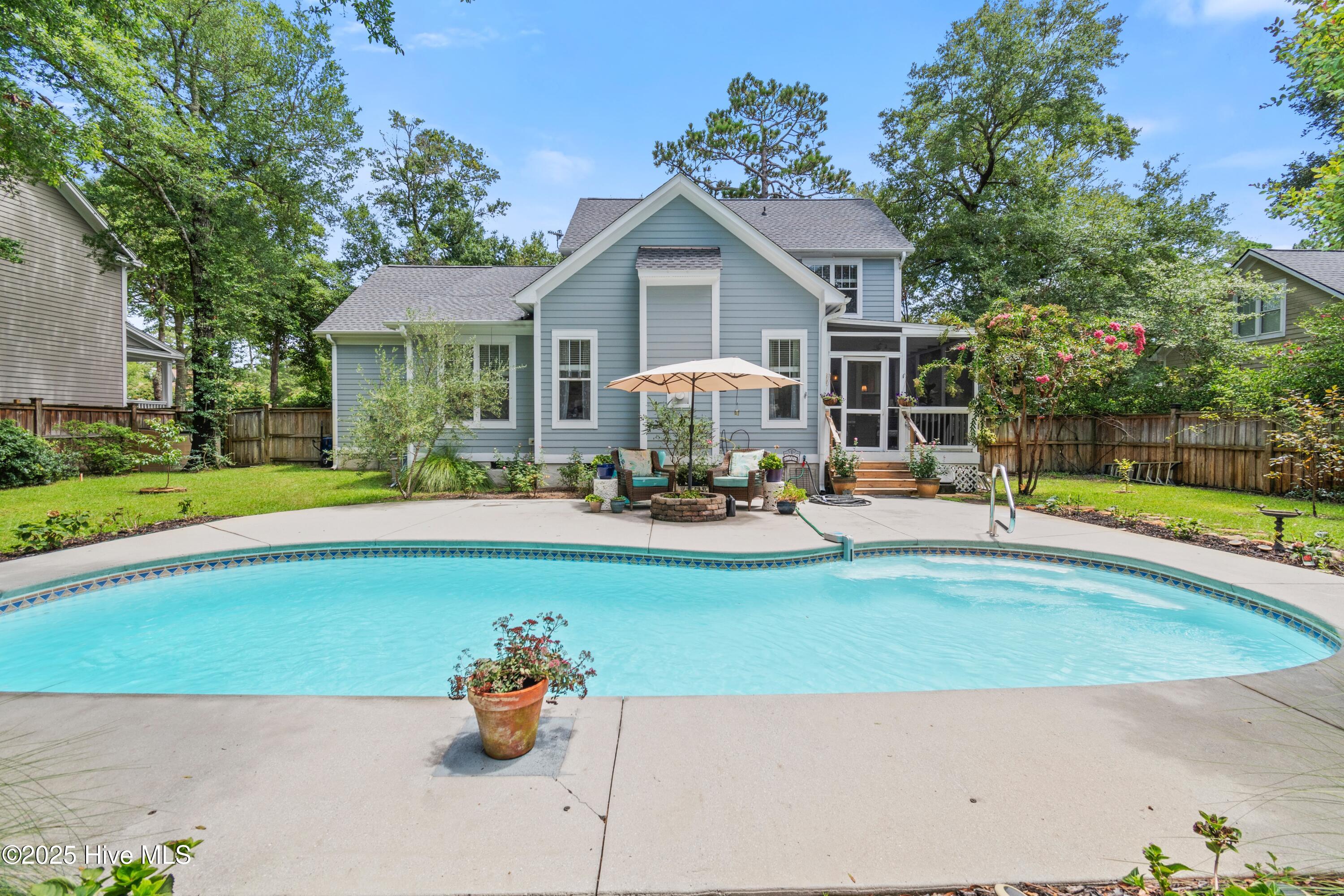 5147 Fernwood Drive