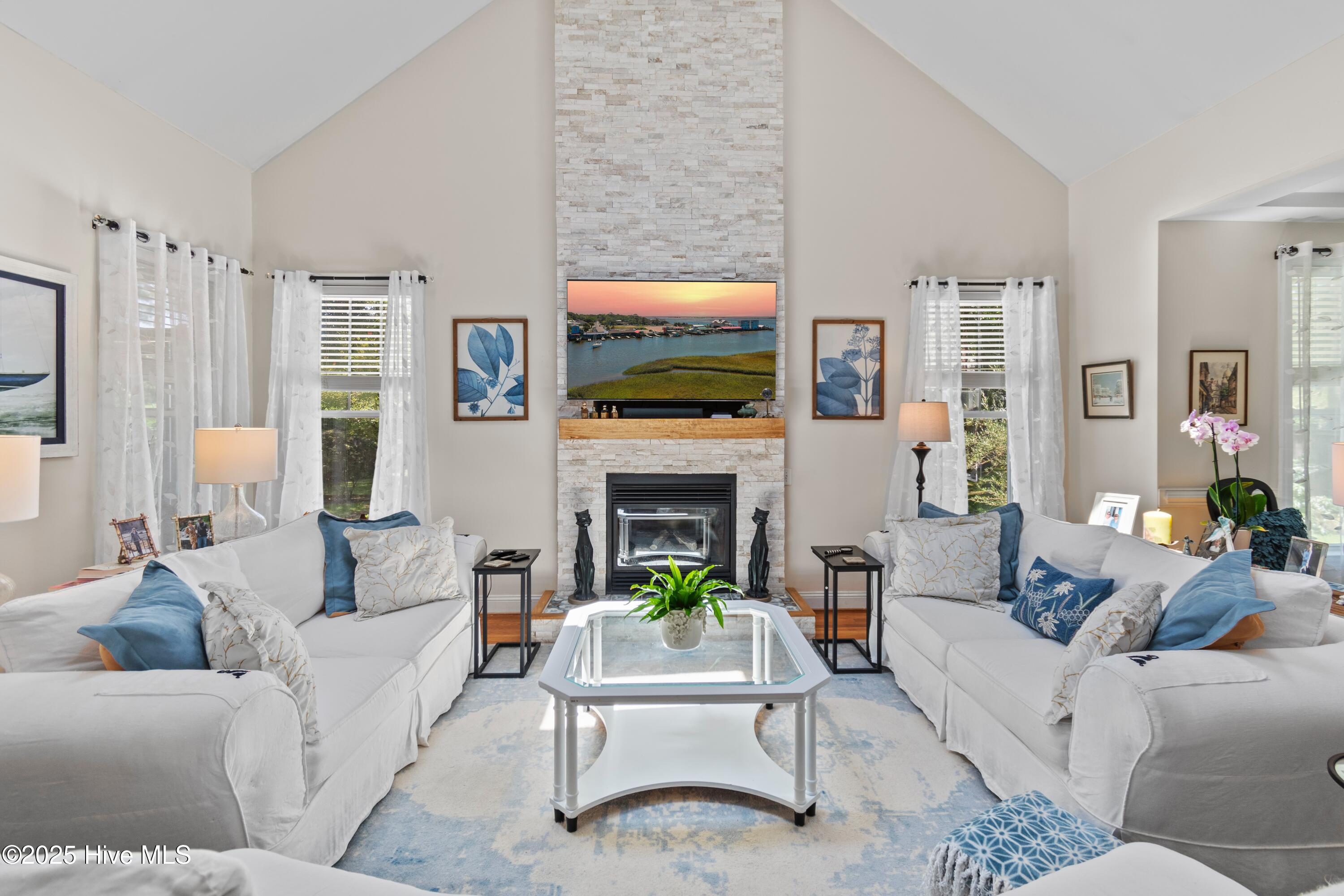 5147 Fernwood Drive